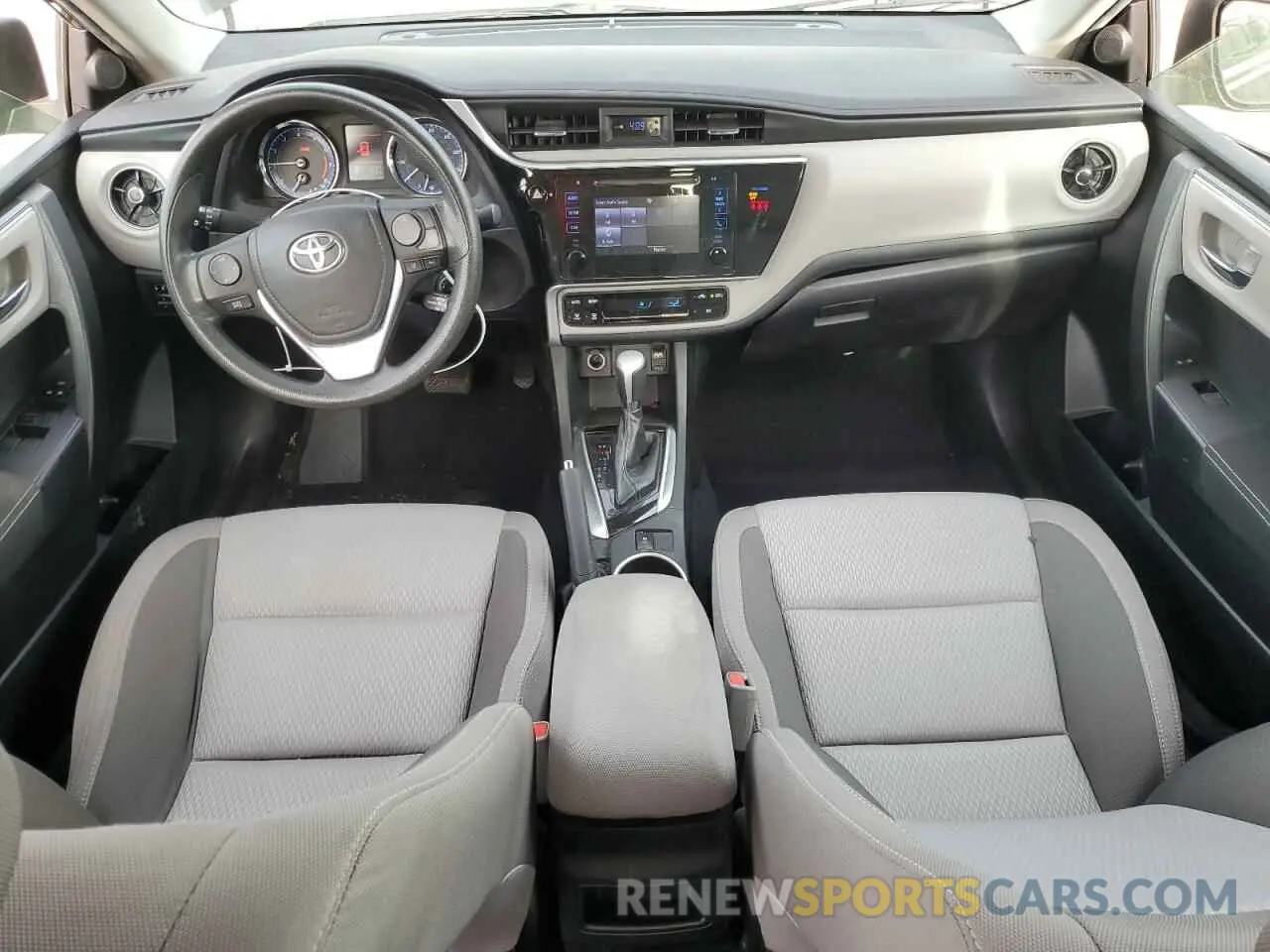 8 fotografías del automóvil dañado 5YFBURHE5KP884141 TOYOTA COROLLA 2019