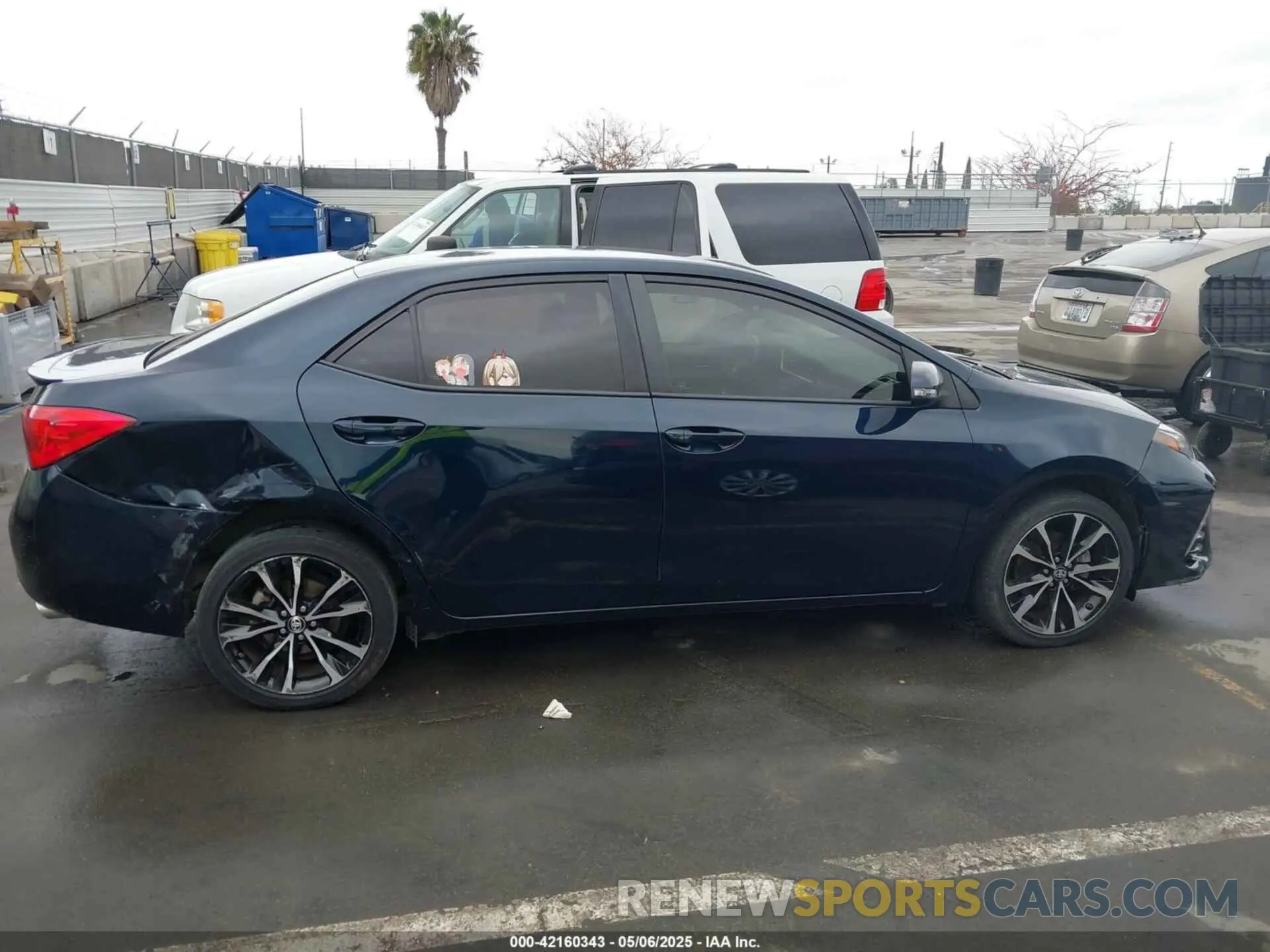 13 fotografías del automóvil dañado 5YFBURHE5KP890375 TOYOTA COROLLA 2019