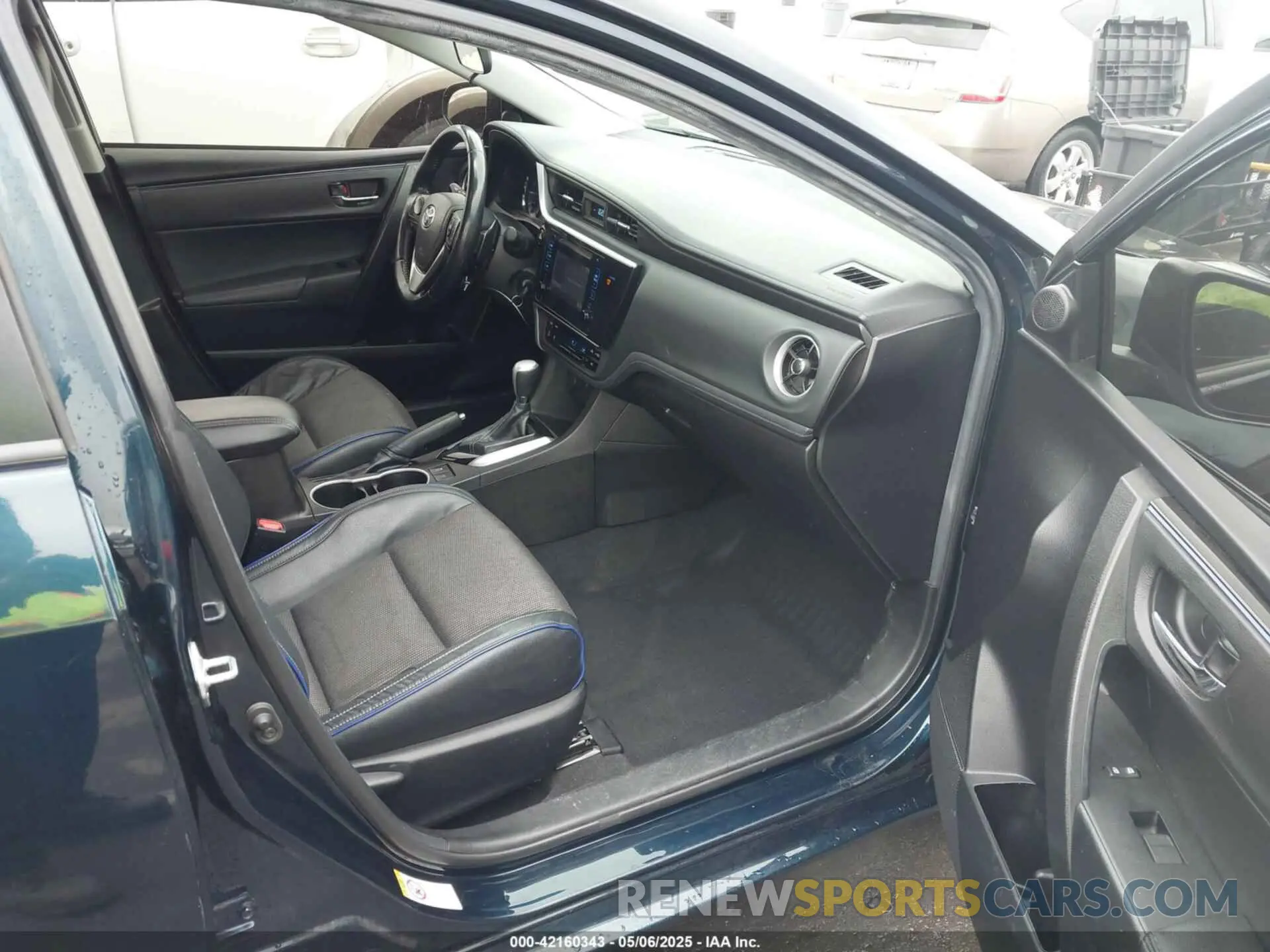 5 fotografías del automóvil dañado 5YFBURHE5KP890375 TOYOTA COROLLA 2019