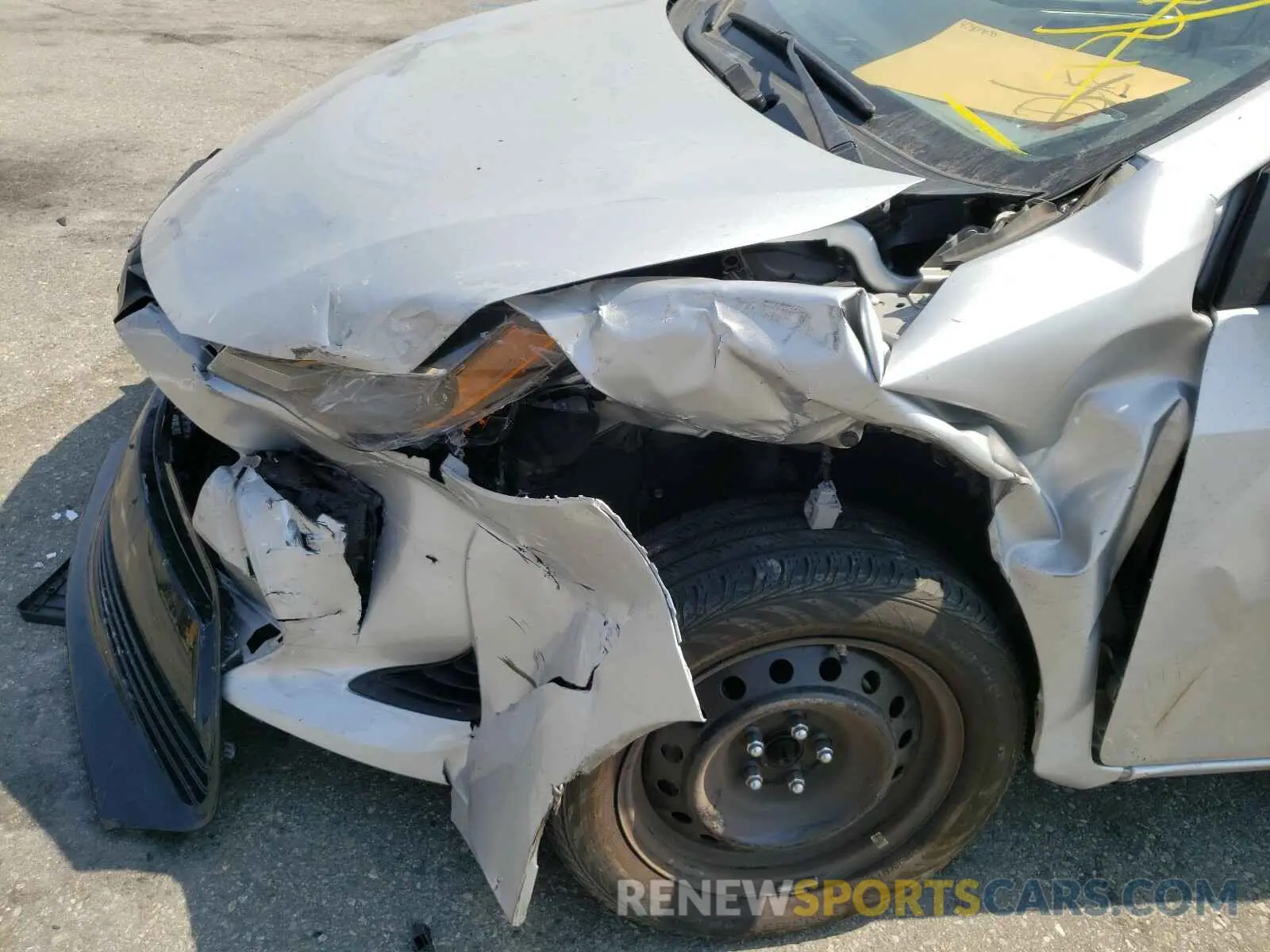 9 fotografías del automóvil dañado 5YFBURHE5KP893437 TOYOTA COROLLA 2019