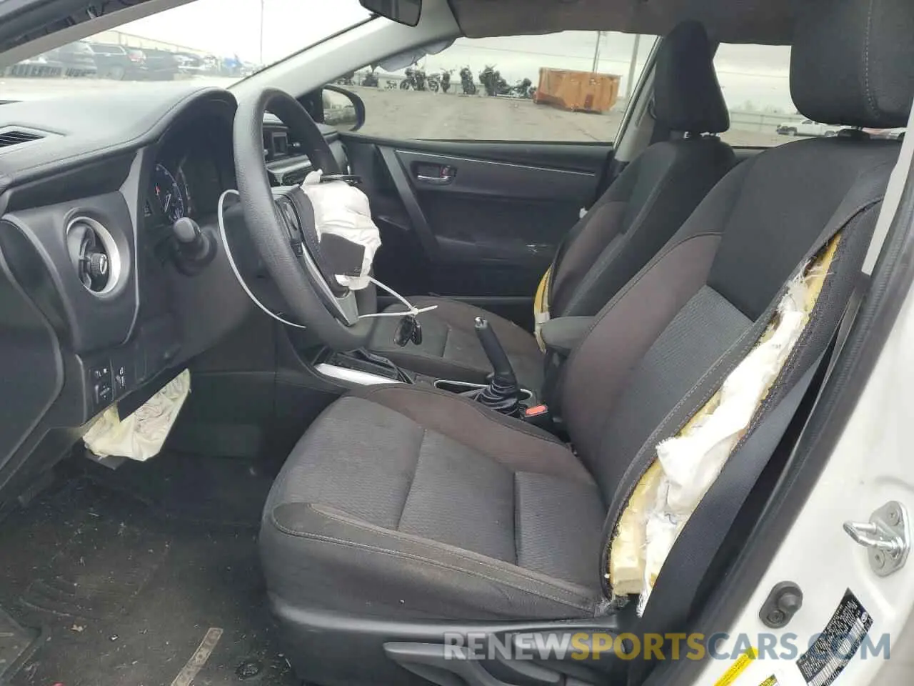 7 fotografías del automóvil dañado 5YFBURHE5KP899447 TOYOTA COROLLA 2019