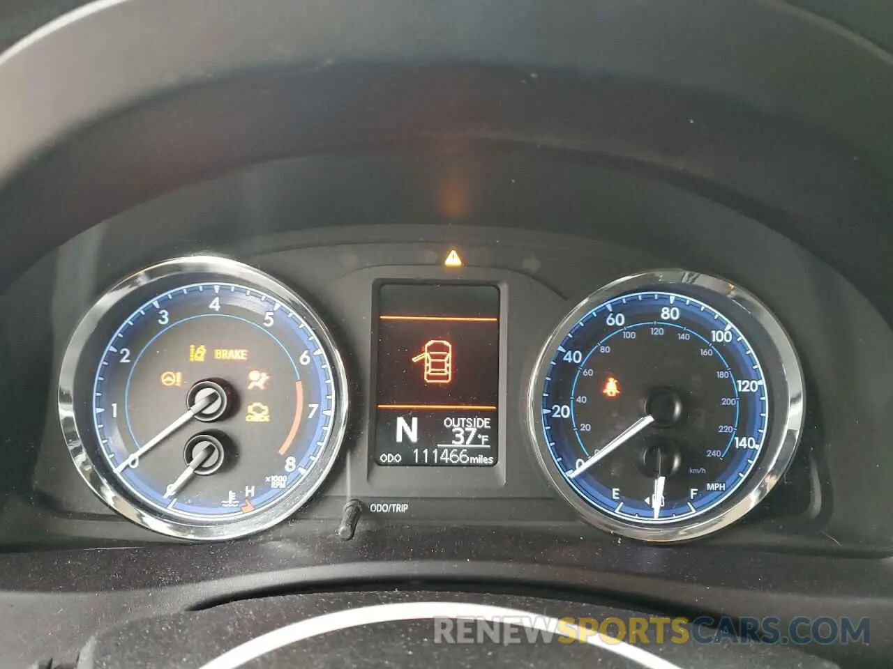 9 fotografías del automóvil dañado 5YFBURHE5KP899447 TOYOTA COROLLA 2019
