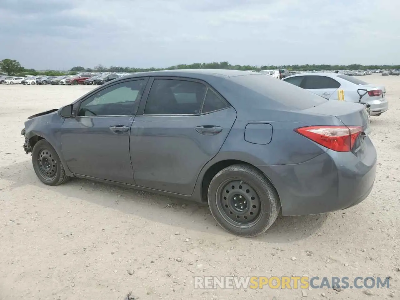 2 fotografías del automóvil dañado 5YFBURHE5KP902329 TOYOTA COROLLA 2019