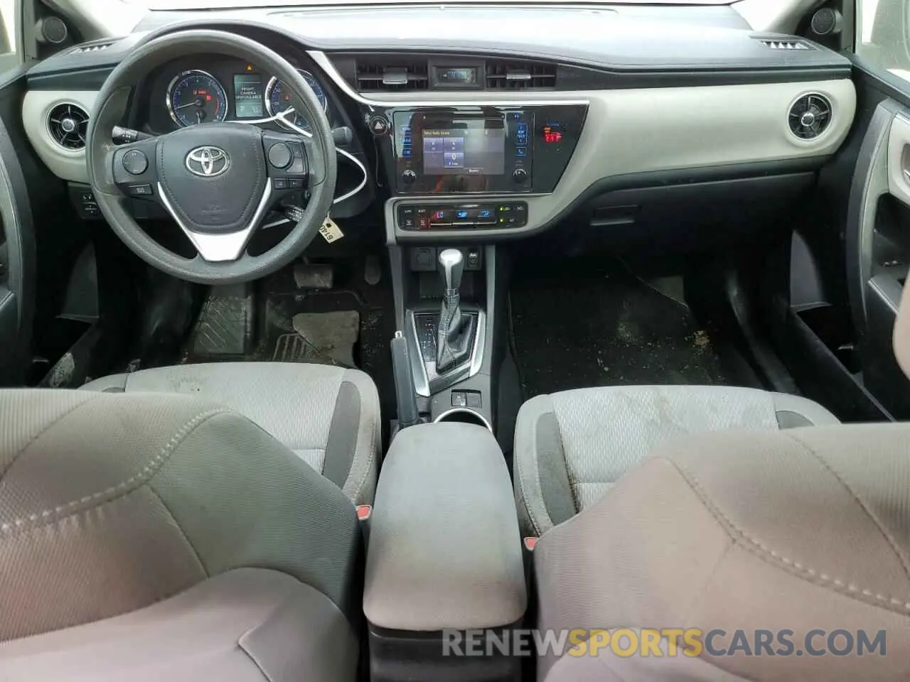 8 fotografías del automóvil dañado 5YFBURHE5KP902329 TOYOTA COROLLA 2019