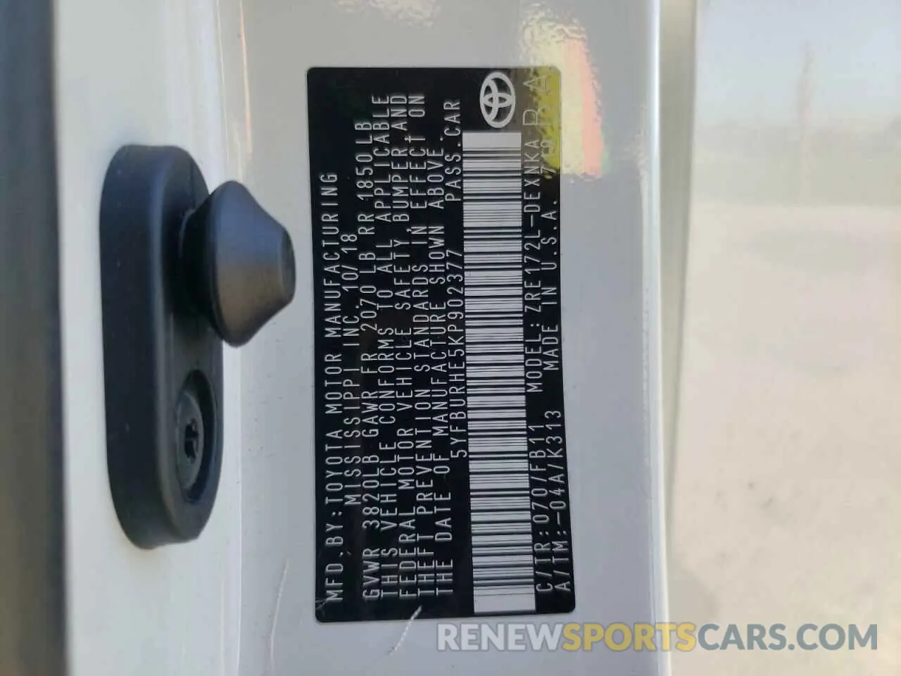 10 fotografías del automóvil dañado 5YFBURHE5KP902377 TOYOTA COROLLA 2019