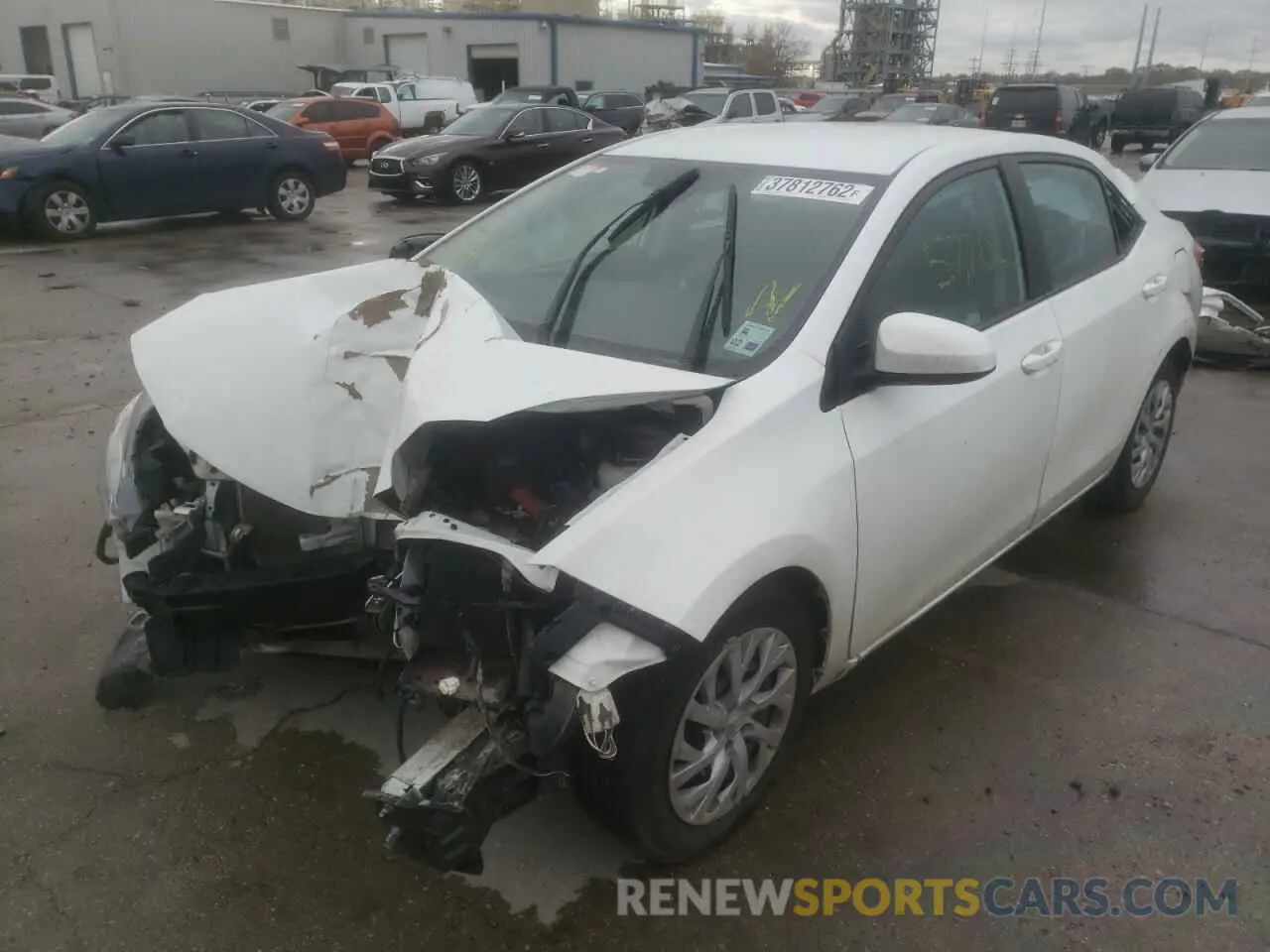 2 fotografías del automóvil dañado 5YFBURHE5KP905313 TOYOTA COROLLA 2019