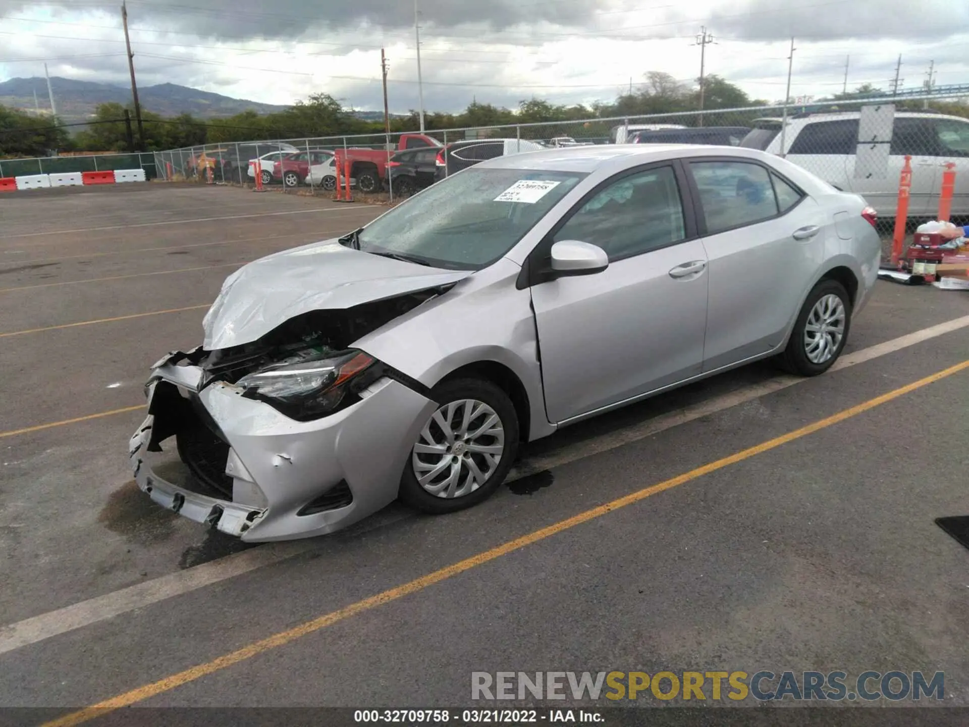 2 fotografías del automóvil dañado 5YFBURHE5KP909118 TOYOTA COROLLA 2019