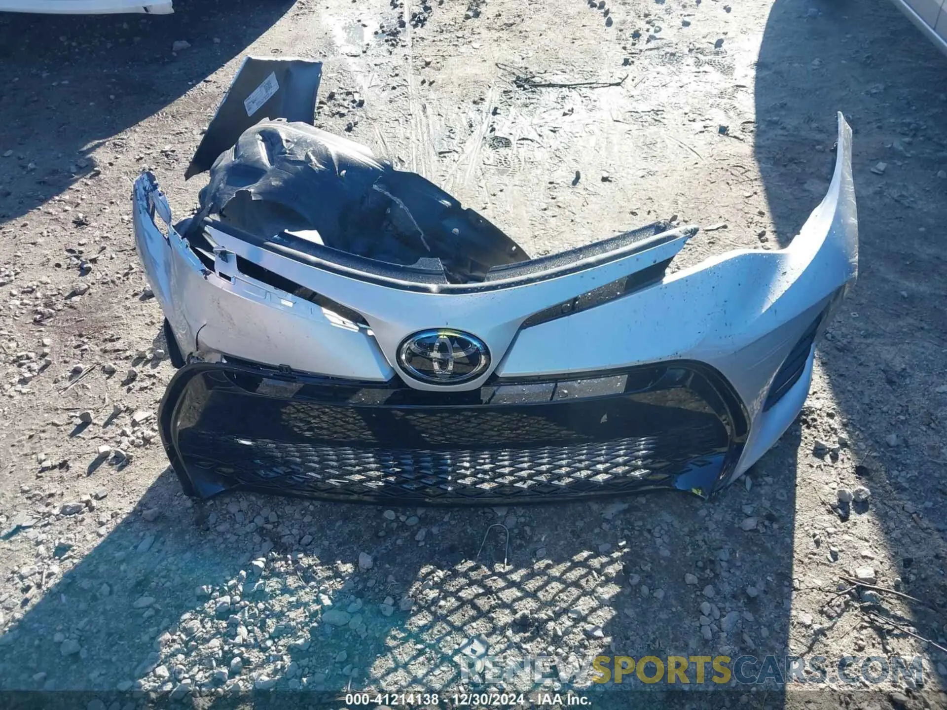 12 fotografías del automóvil dañado 5YFBURHE5KP912424 TOYOTA COROLLA 2019