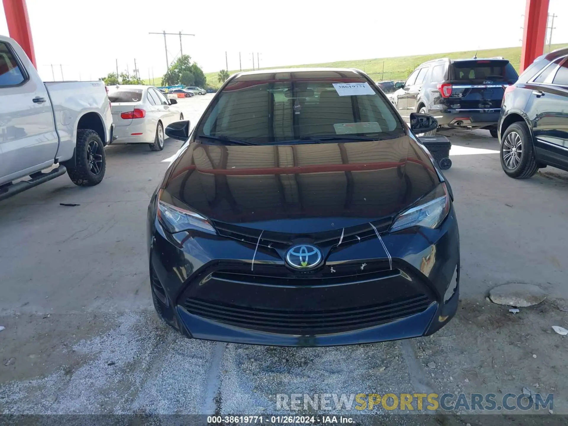 12 fotografías del automóvil dañado 5YFBURHE5KP921432 TOYOTA COROLLA 2019