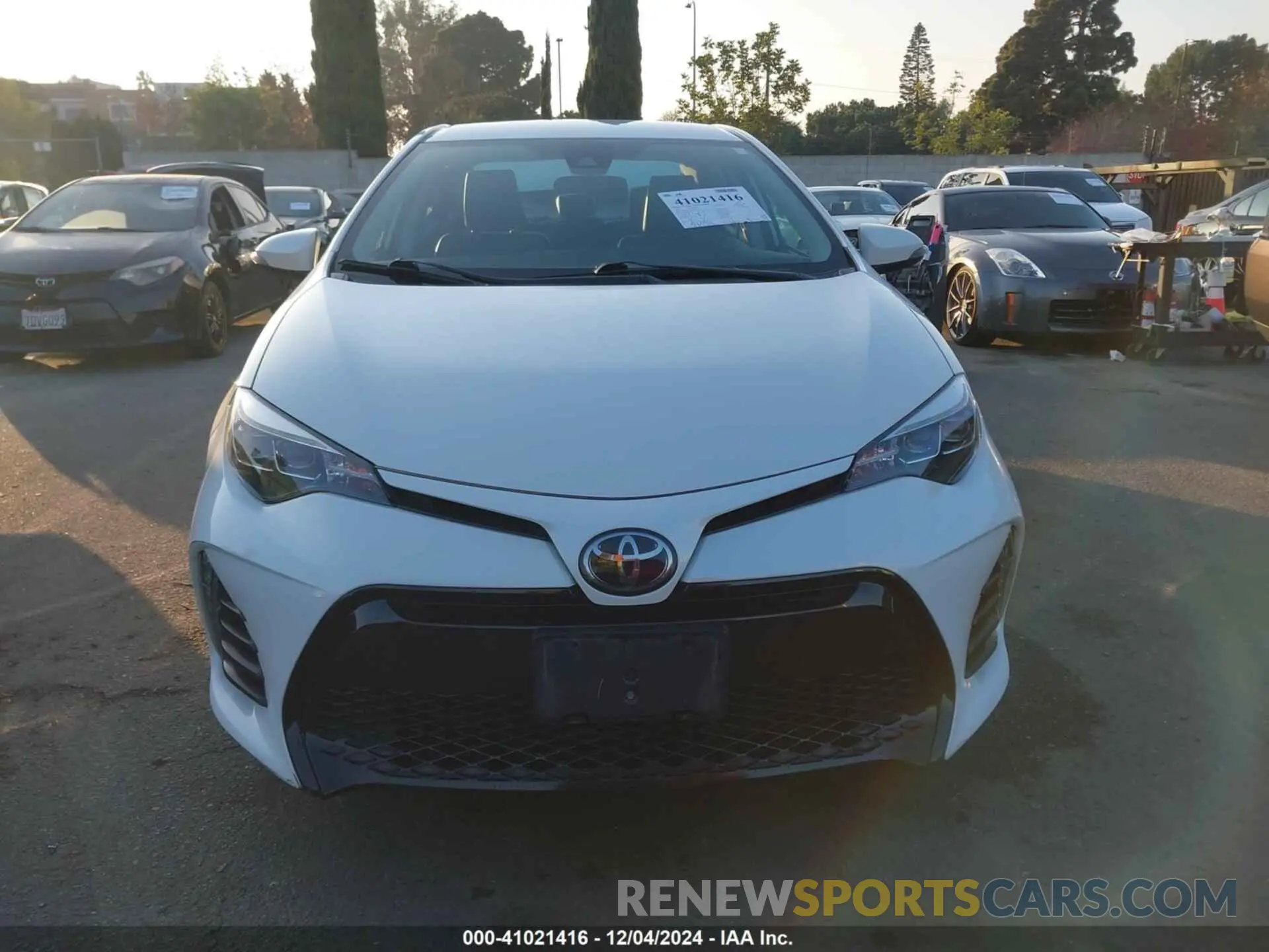 13 fotografías del automóvil dañado 5YFBURHE5KP921964 TOYOTA COROLLA 2019