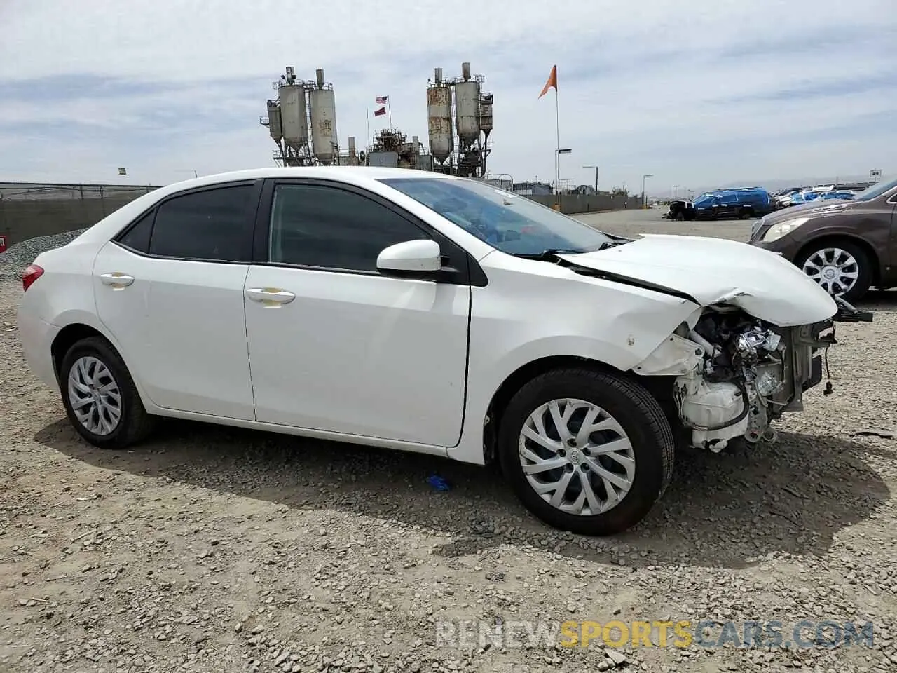 4 fotografías del automóvil dañado 5YFBURHE5KP925500 TOYOTA COROLLA 2019