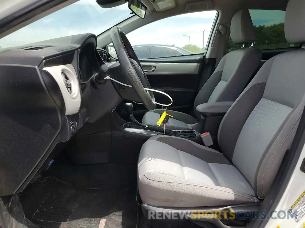 7 fotografías del automóvil dañado 5YFBURHE5KP925500 TOYOTA COROLLA 2019