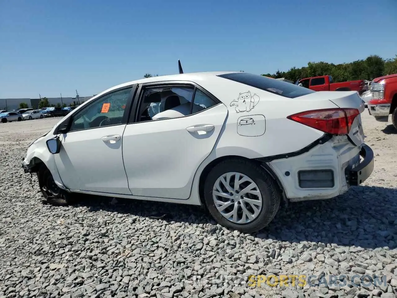 2 fotografías del automóvil dañado 5YFBURHE5KP929191 TOYOTA COROLLA 2019