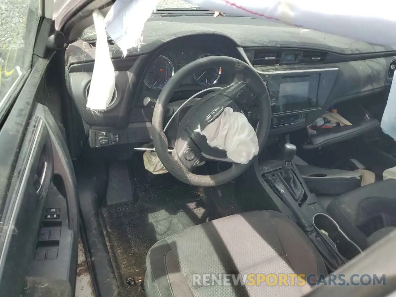 8 fotografías del automóvil dañado 5YFBURHE5KP929191 TOYOTA COROLLA 2019