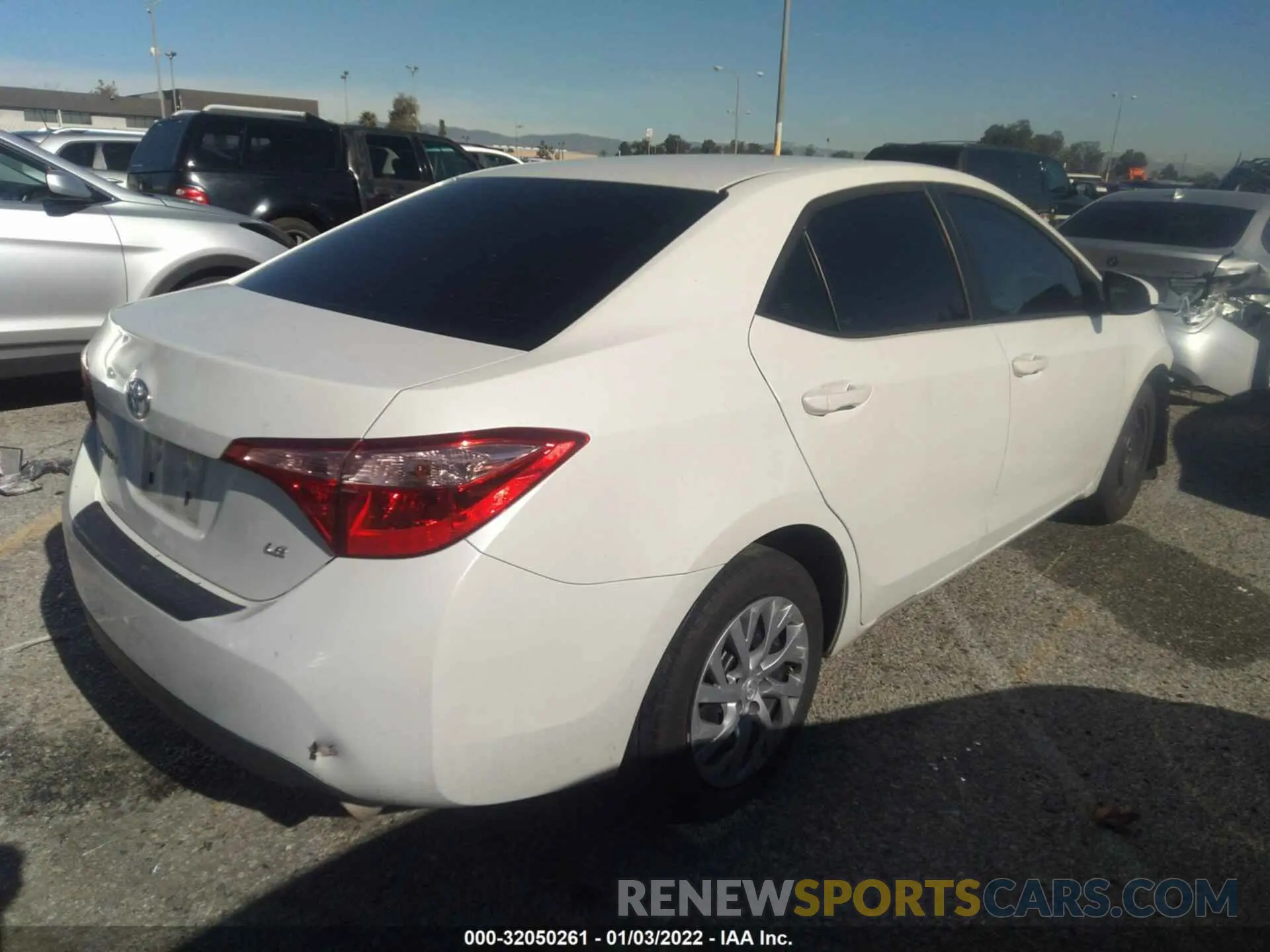 4 fotografías del automóvil dañado 5YFBURHE5KP930471 TOYOTA COROLLA 2019