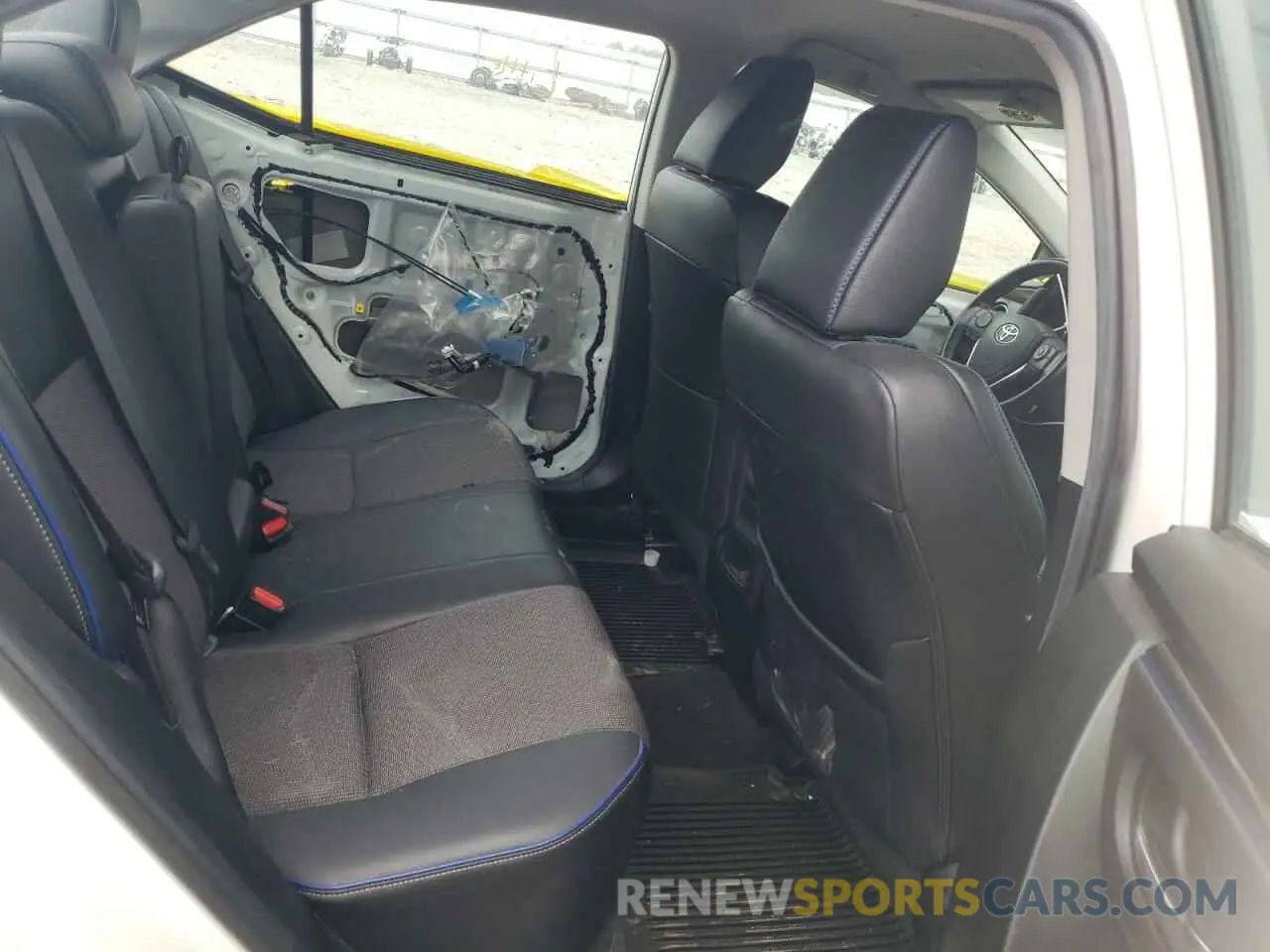 11 fotografías del automóvil dañado 5YFBURHE5KP931247 TOYOTA COROLLA 2019