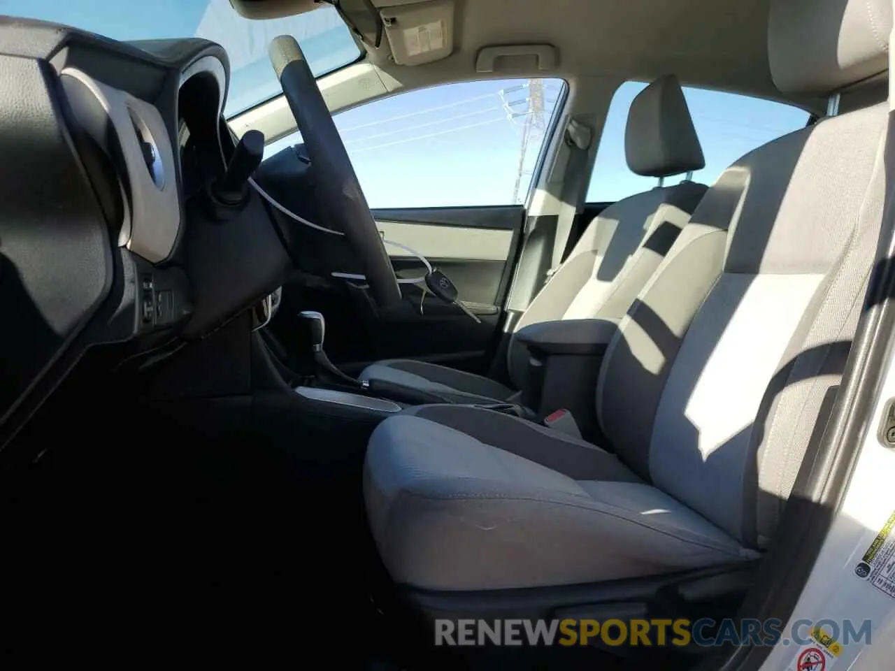 7 fotografías del automóvil dañado 5YFBURHE5KP931619 TOYOTA COROLLA 2019