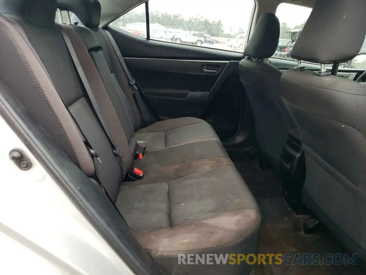 10 fotografías del automóvil dañado 5YFBURHE5KP938294 TOYOTA COROLLA 2019