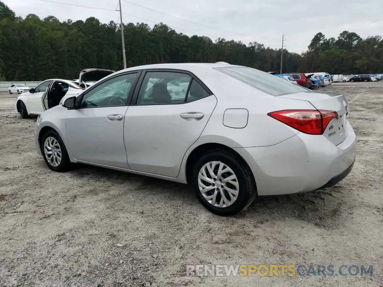 2 fotografías del automóvil dañado 5YFBURHE5KP938294 TOYOTA COROLLA 2019