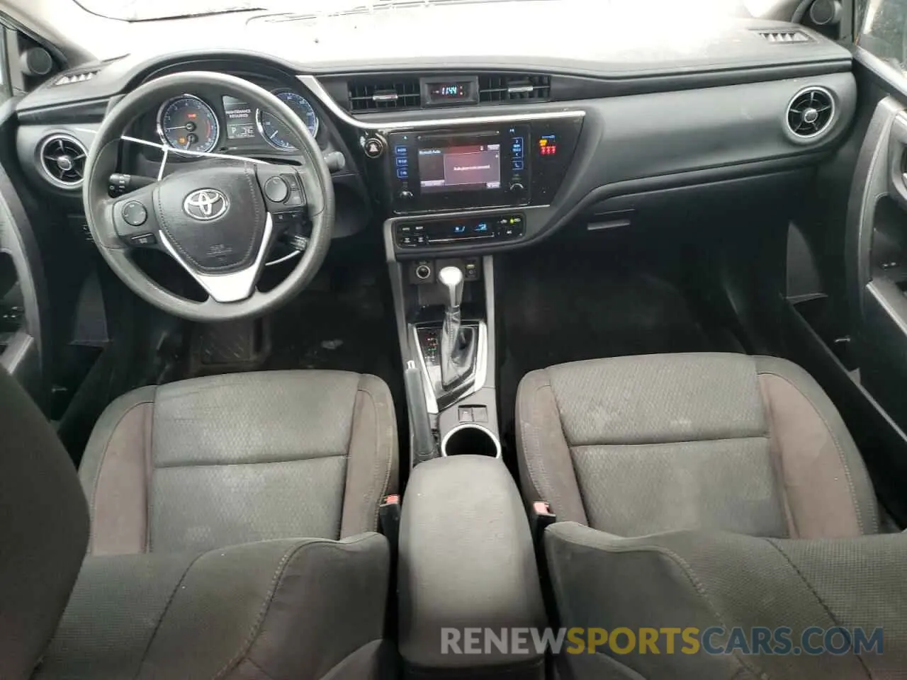 8 fotografías del automóvil dañado 5YFBURHE5KP938294 TOYOTA COROLLA 2019