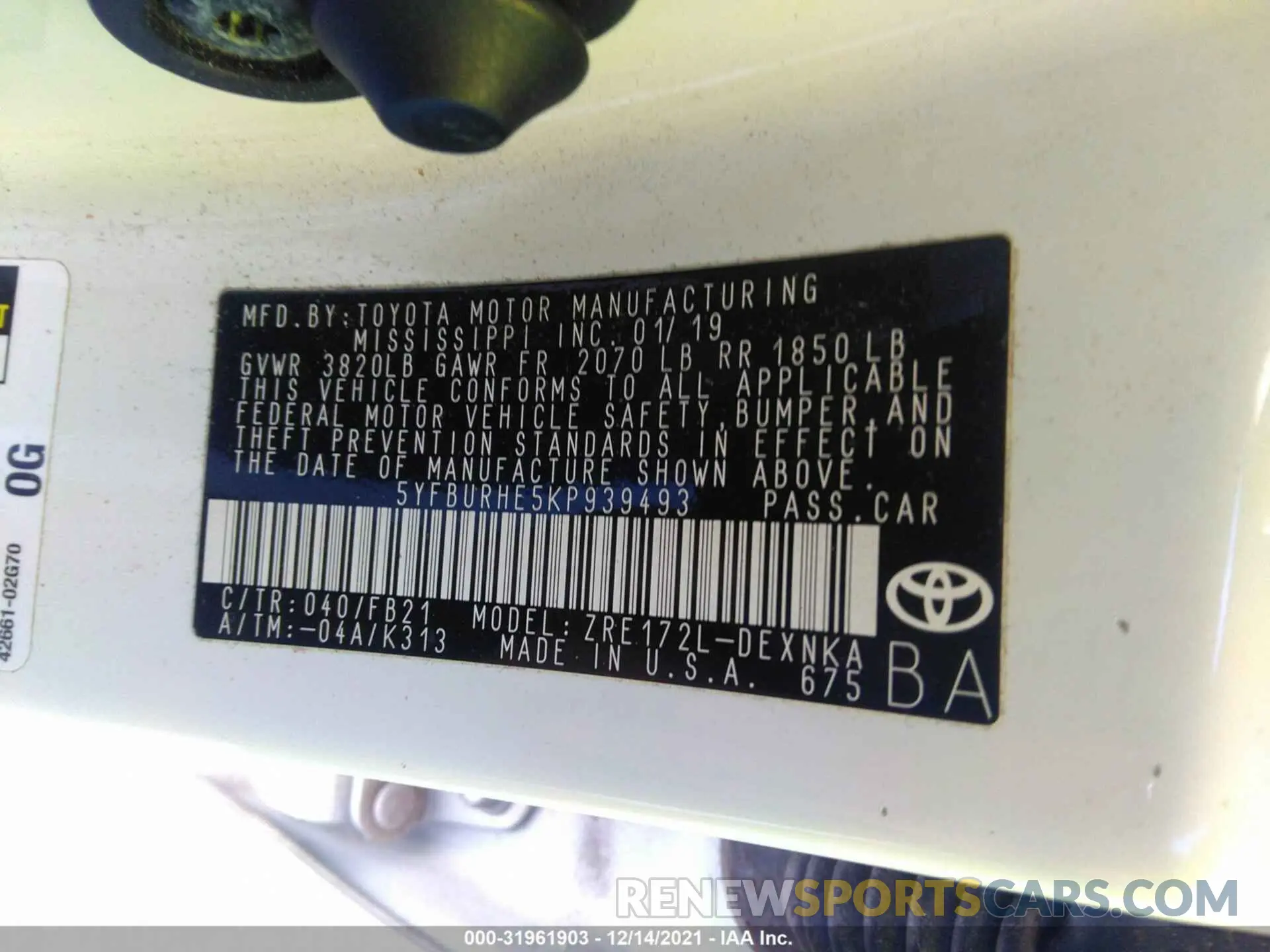 9 fotografías del automóvil dañado 5YFBURHE5KP939493 TOYOTA COROLLA 2019