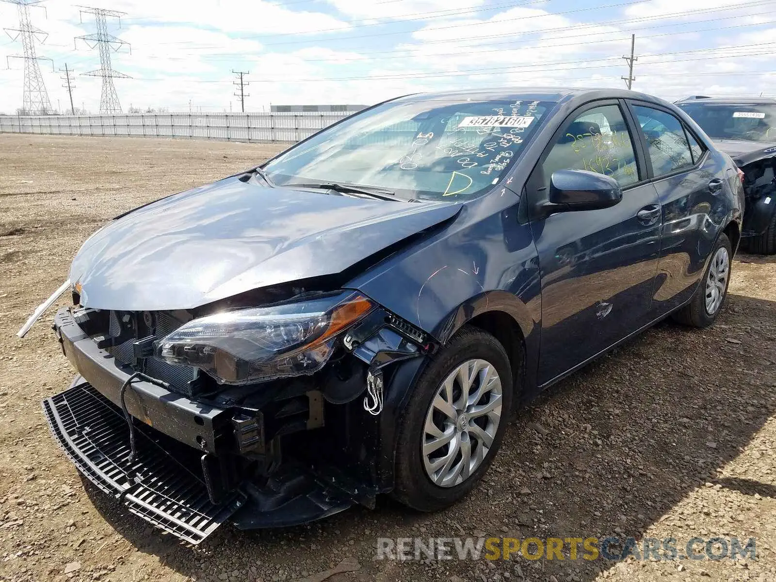 2 fotografías del automóvil dañado 5YFBURHE5KP939722 TOYOTA COROLLA 2019