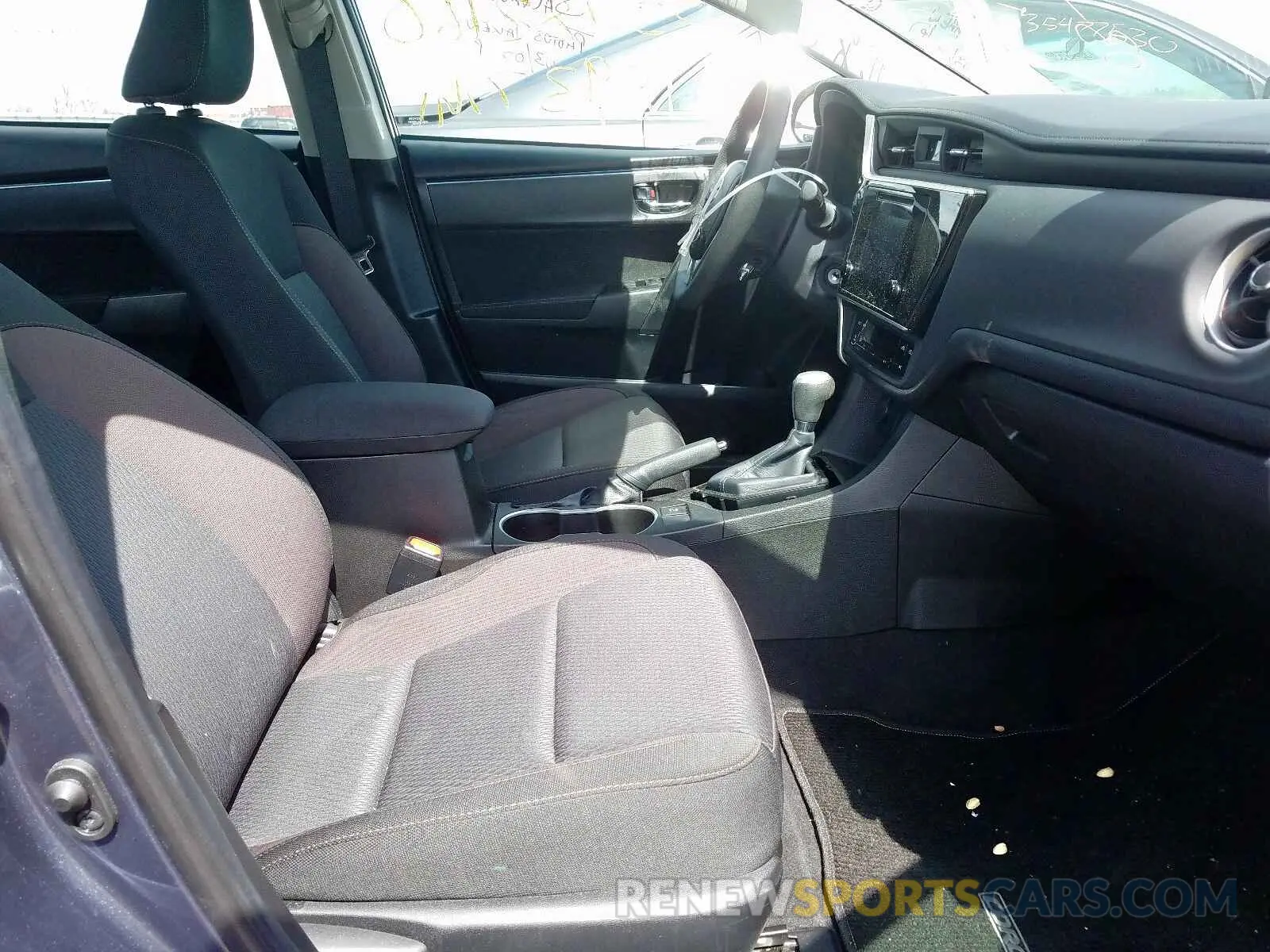 5 fotografías del automóvil dañado 5YFBURHE5KP939722 TOYOTA COROLLA 2019