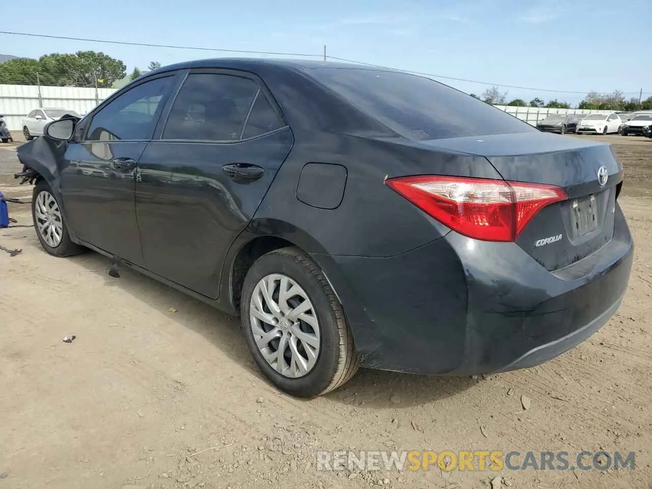 2 fotografías del automóvil dañado 5YFBURHE5KP940465 TOYOTA COROLLA 2019