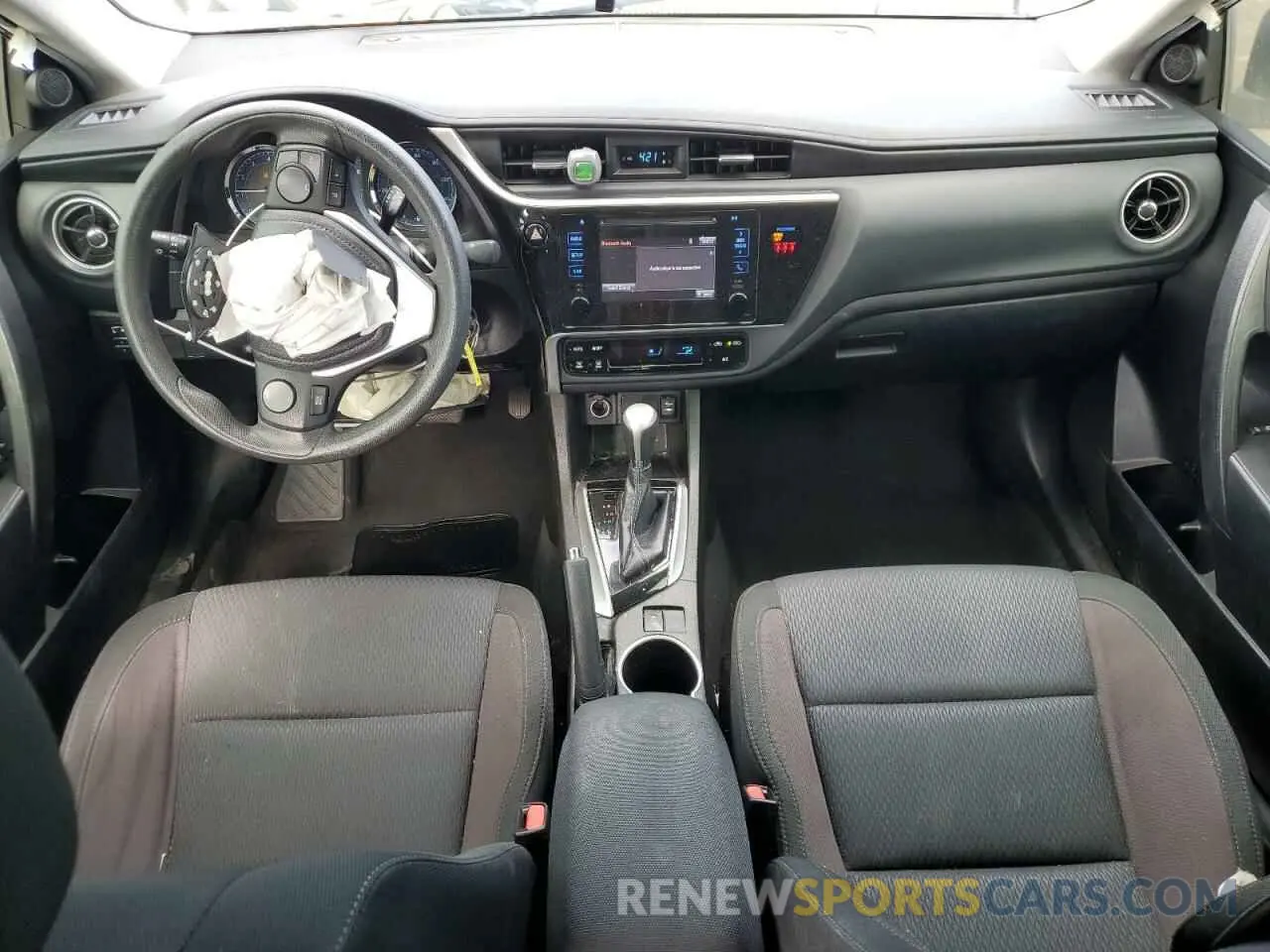8 fotografías del automóvil dañado 5YFBURHE5KP940465 TOYOTA COROLLA 2019