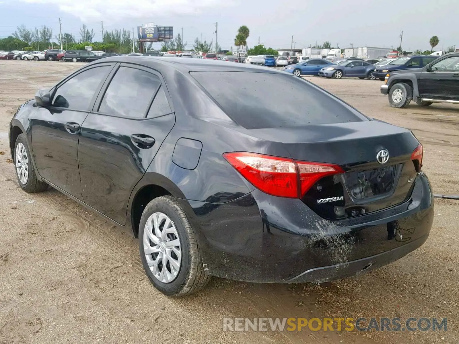 3 fotografías del automóvil dañado 5YFBURHE5KP943110 TOYOTA COROLLA 2019