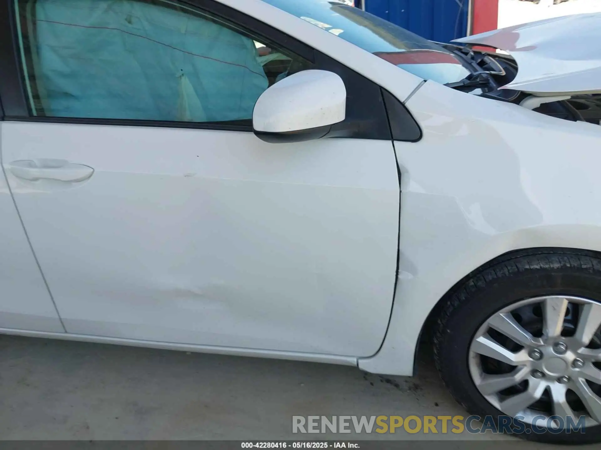 17 fotografías del automóvil dañado 5YFBURHE5KP945830 TOYOTA COROLLA 2019