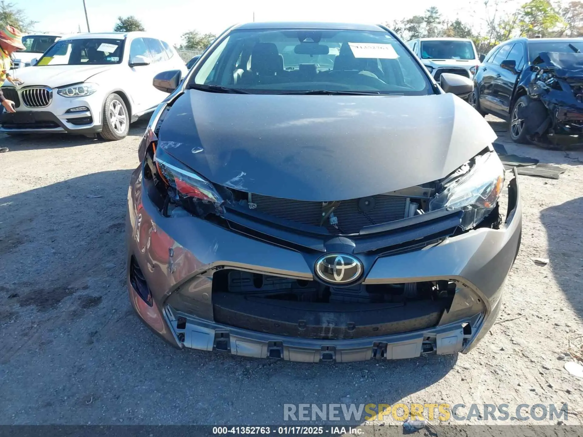 12 fotografías del automóvil dañado 5YFBURHE5KP945987 TOYOTA COROLLA 2019