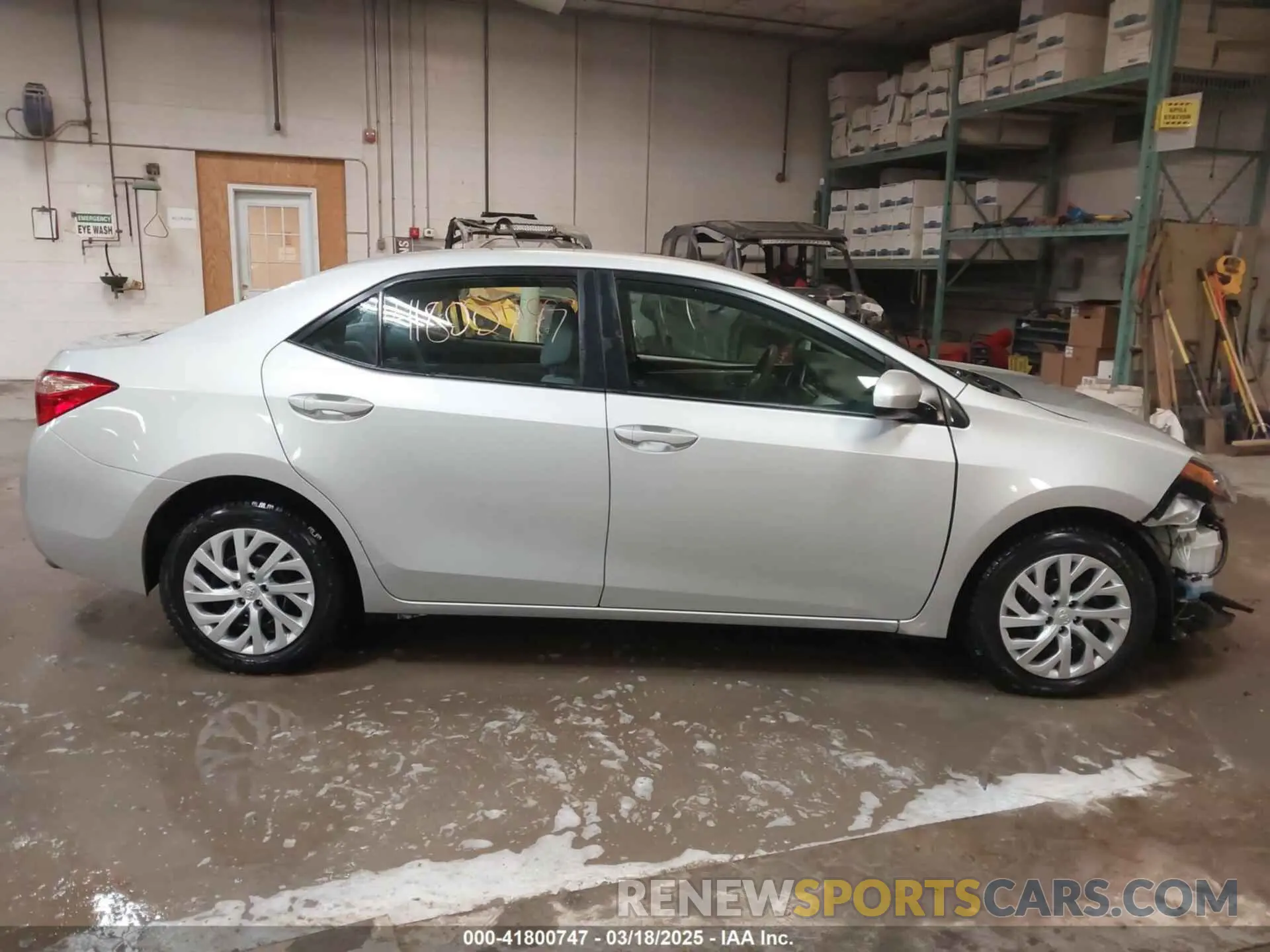 14 fotografías del automóvil dañado 5YFBURHE5KP947349 TOYOTA COROLLA 2019