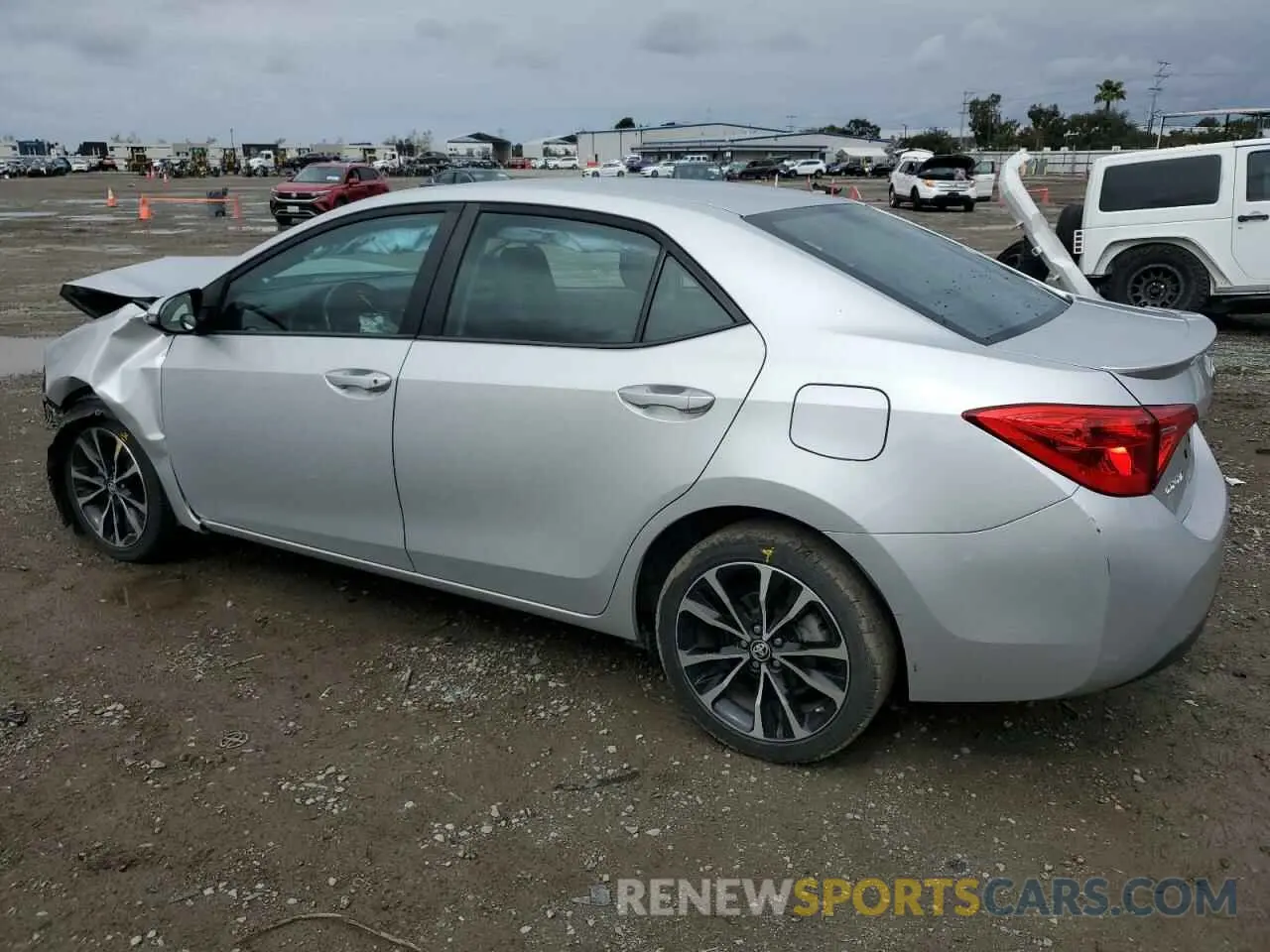 2 fotografías del automóvil dañado 5YFBURHE6KP856798 TOYOTA COROLLA 2019