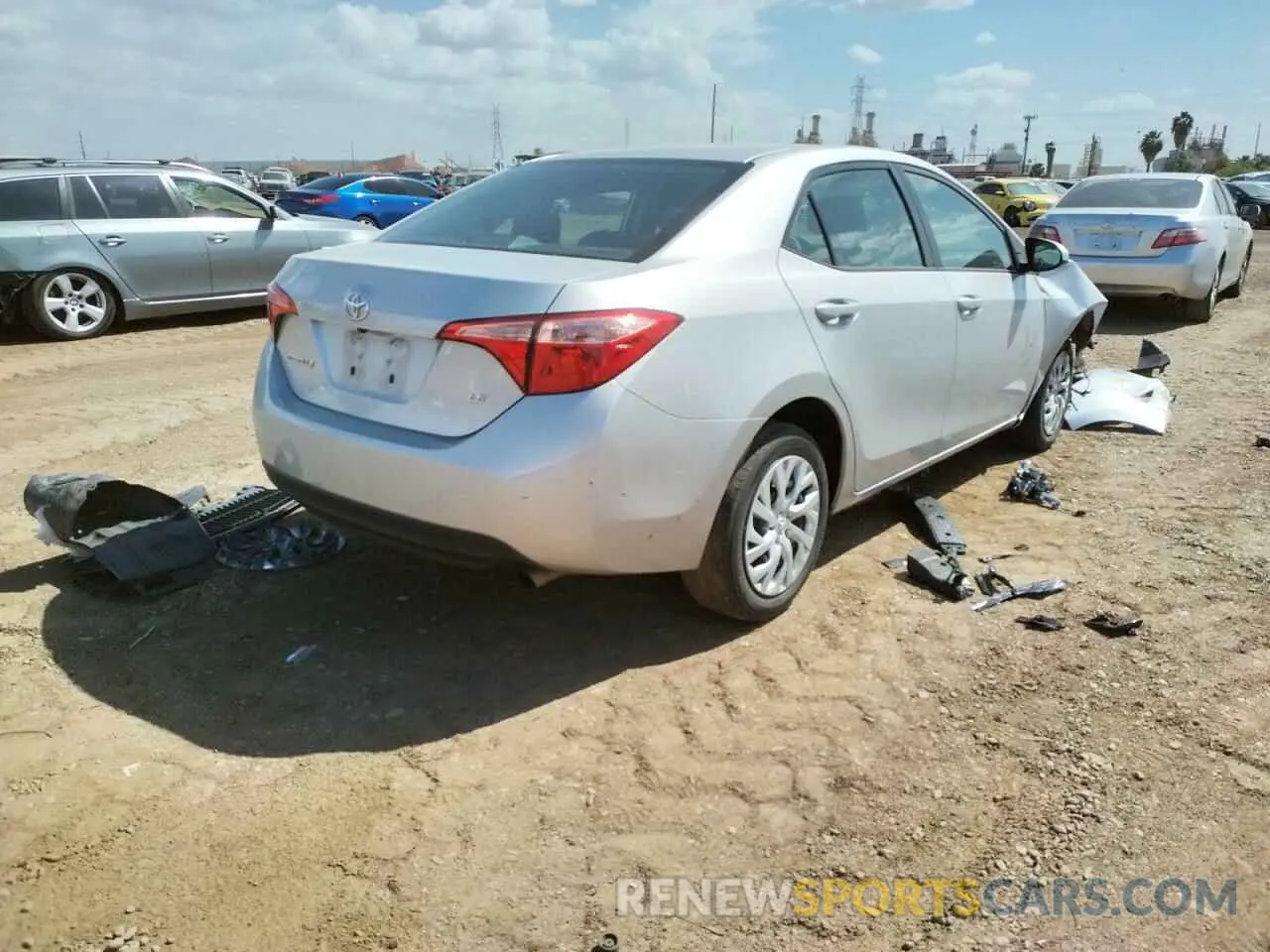 4 fotografías del automóvil dañado 5YFBURHE6KP857756 TOYOTA COROLLA 2019