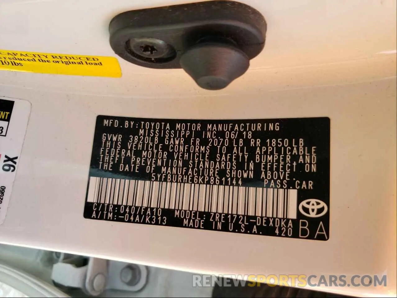 10 fotografías del automóvil dañado 5YFBURHE6KP861144 TOYOTA COROLLA 2019