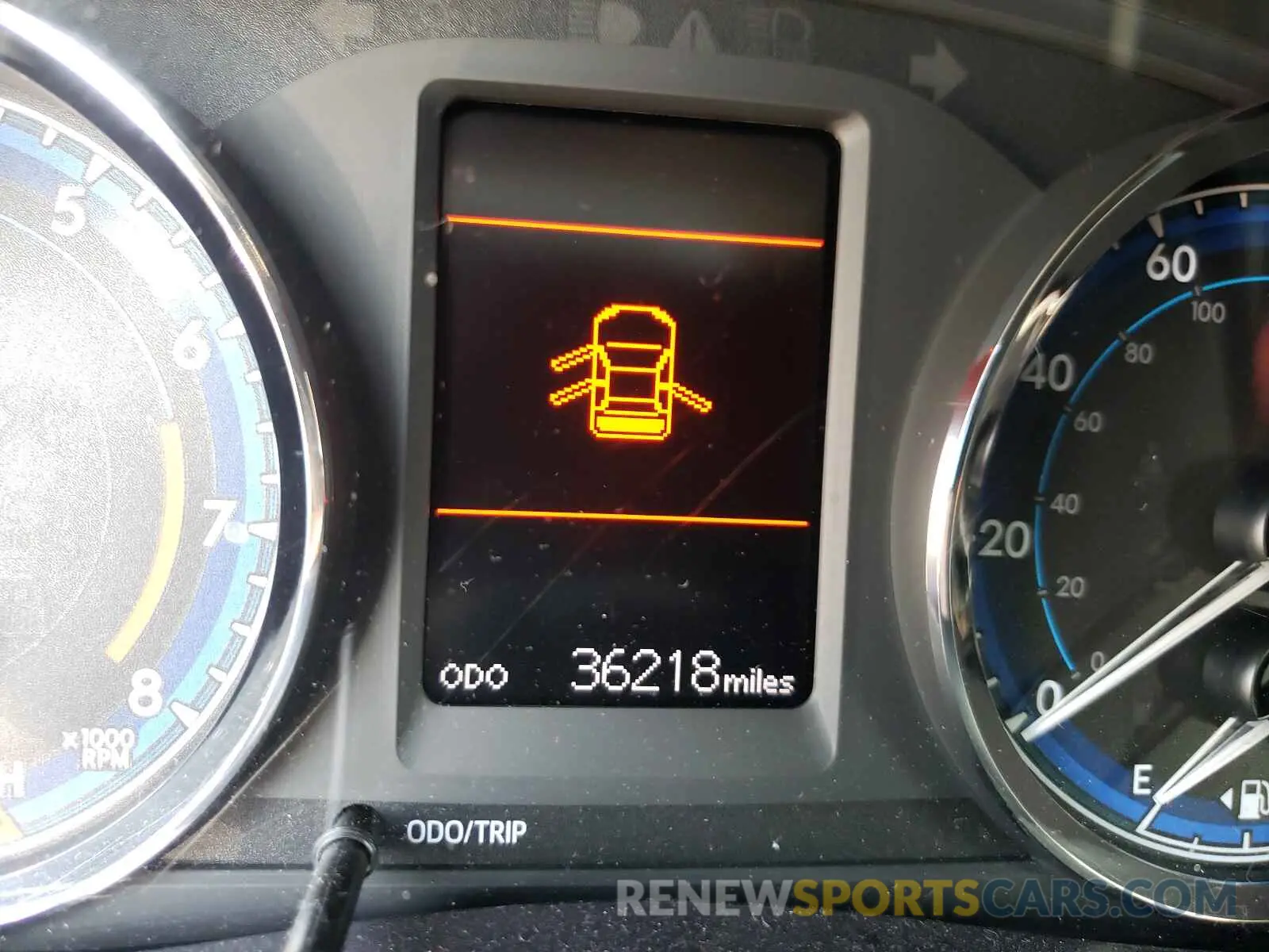 8 fotografías del automóvil dañado 5YFBURHE6KP861144 TOYOTA COROLLA 2019