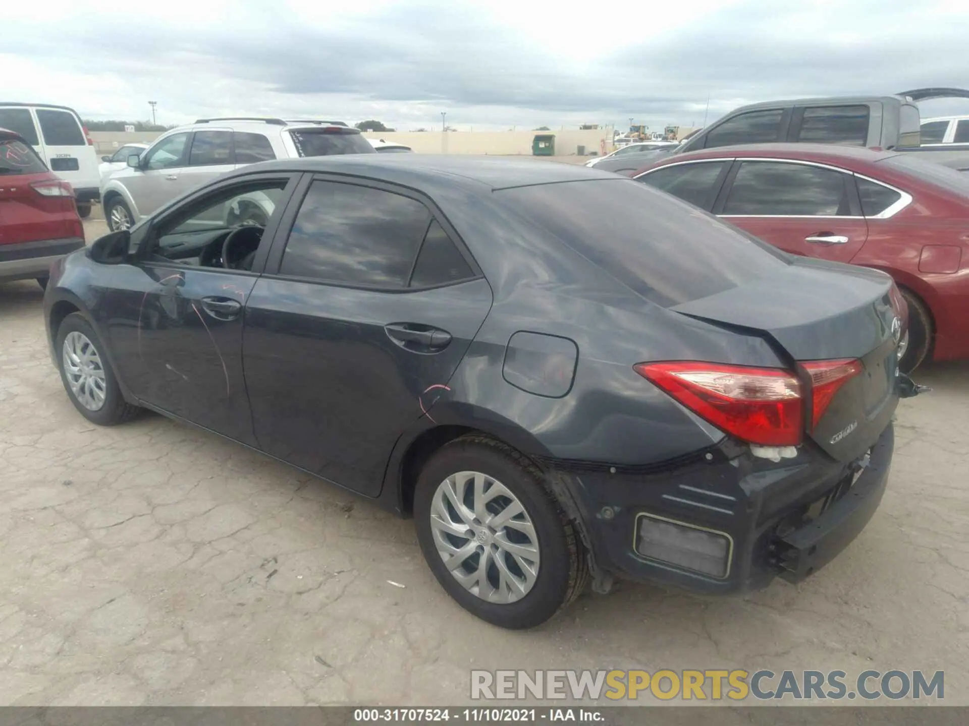 3 fotografías del automóvil dañado 5YFBURHE6KP866456 TOYOTA COROLLA 2019