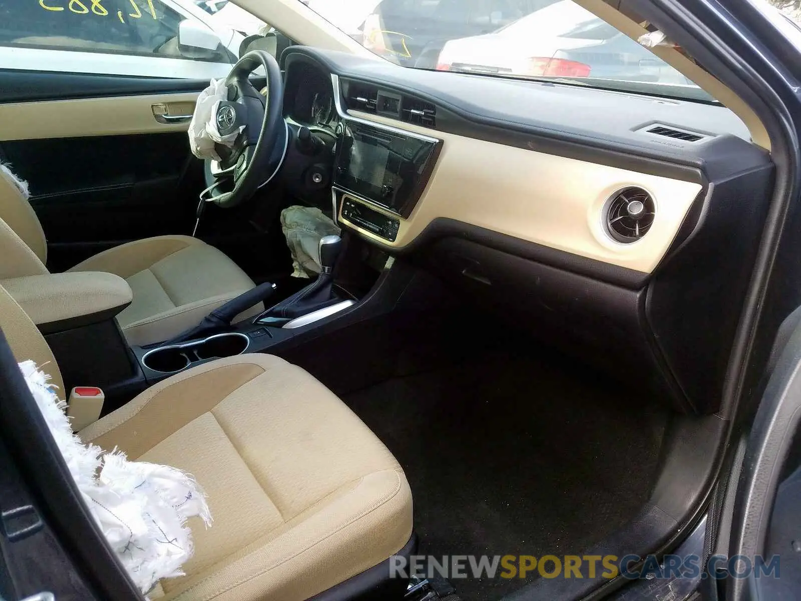 5 fotografías del automóvil dañado 5YFBURHE6KP869177 TOYOTA COROLLA 2019