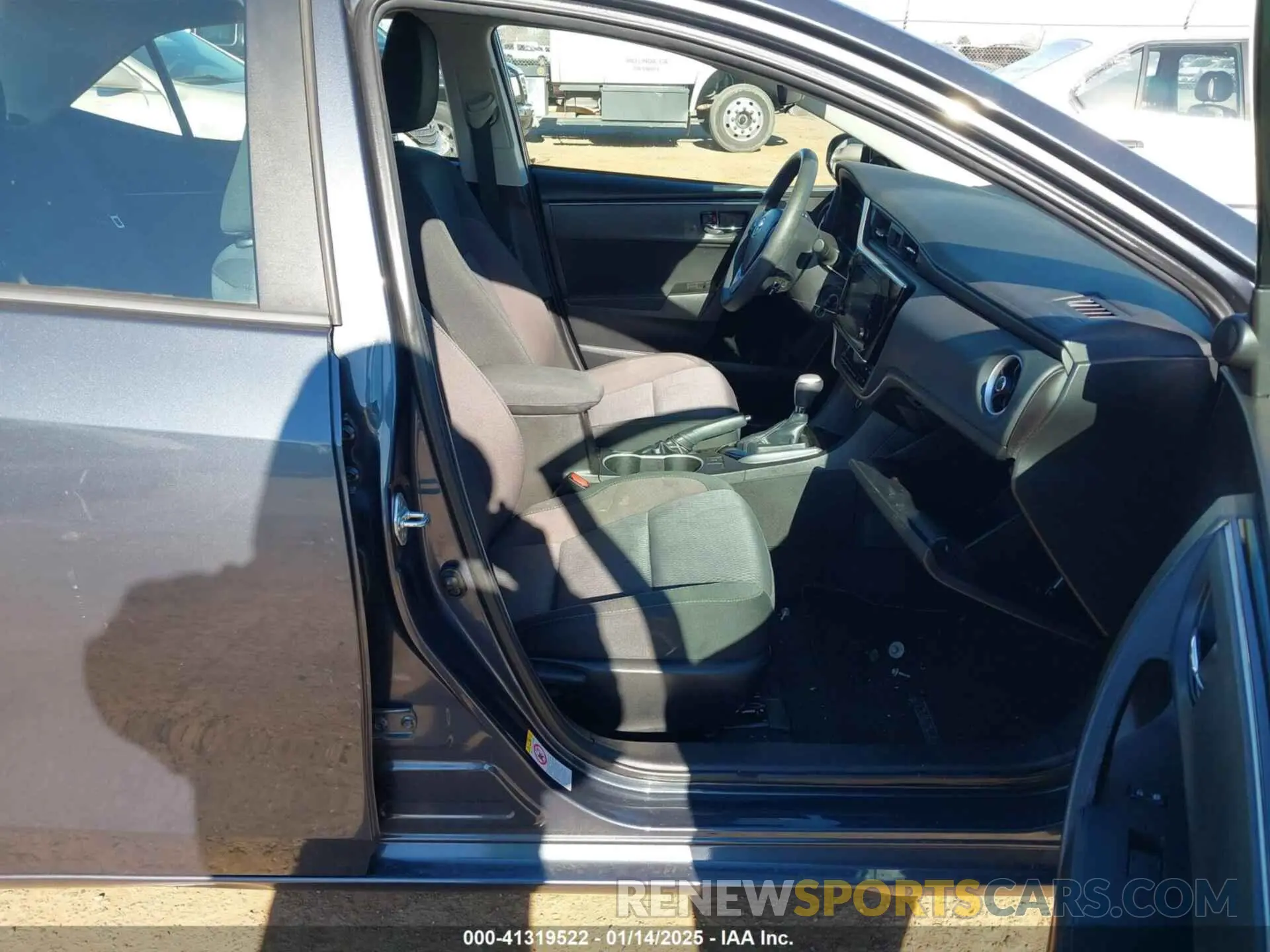 5 fotografías del automóvil dañado 5YFBURHE6KP870037 TOYOTA COROLLA 2019