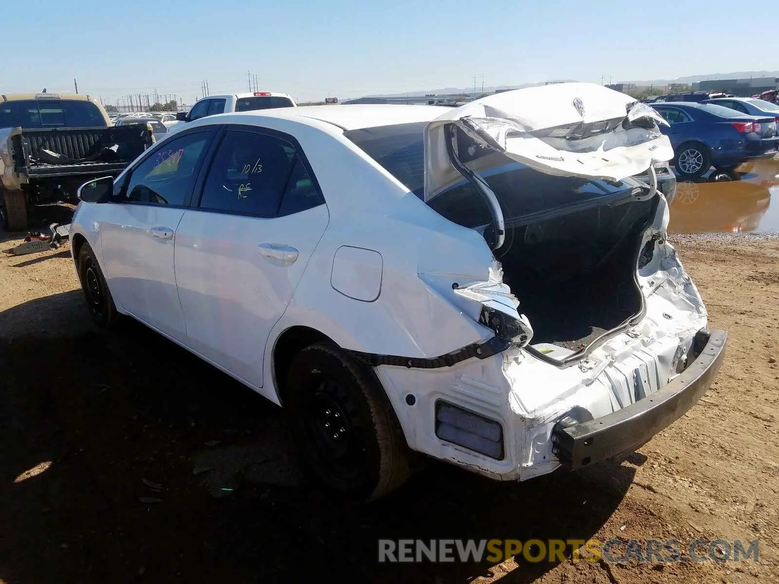 3 fotografías del automóvil dañado 5YFBURHE6KP870040 TOYOTA COROLLA 2019