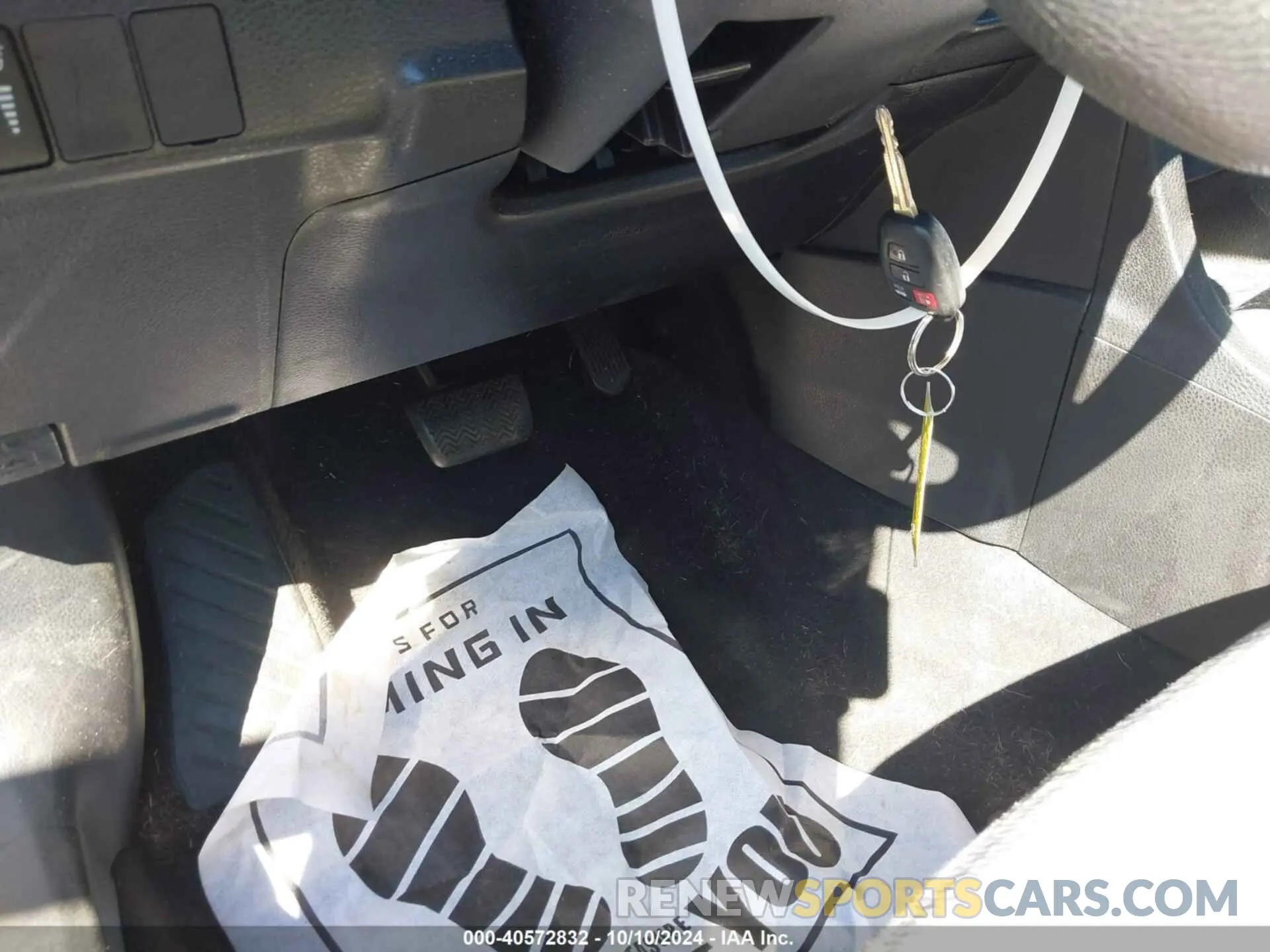 11 fotografías del automóvil dañado 5YFBURHE6KP871690 TOYOTA COROLLA 2019