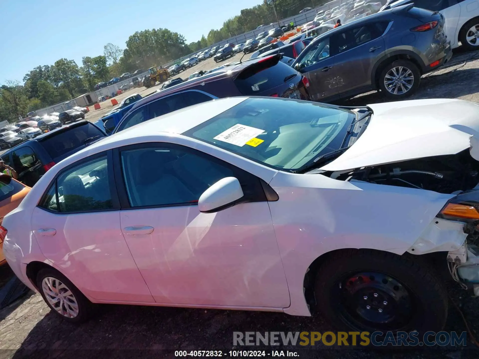 13 fotografías del automóvil dañado 5YFBURHE6KP871690 TOYOTA COROLLA 2019