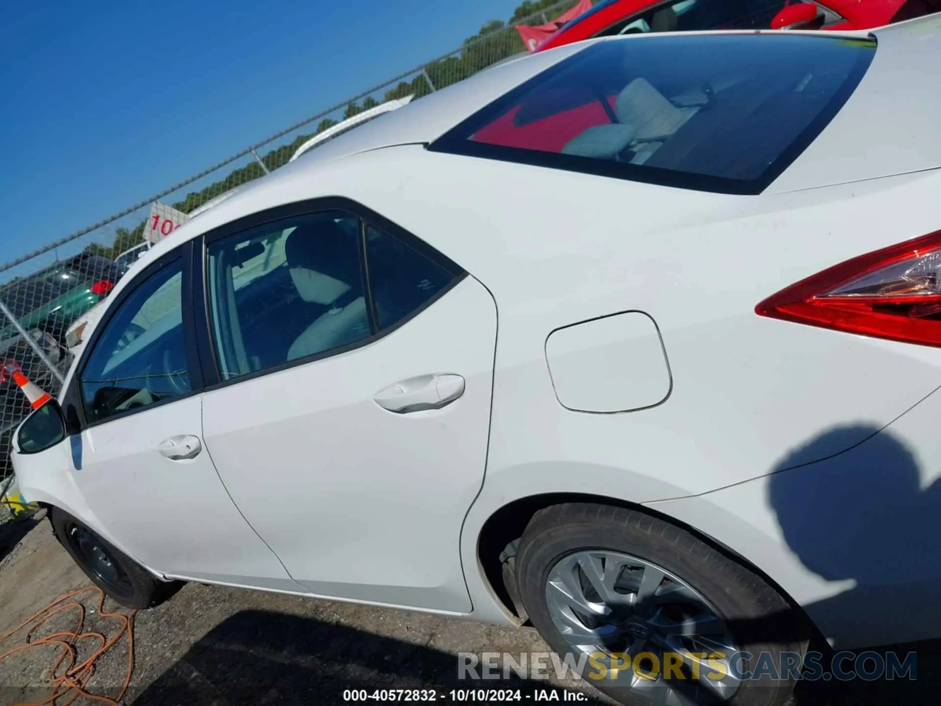 14 fotografías del automóvil dañado 5YFBURHE6KP871690 TOYOTA COROLLA 2019