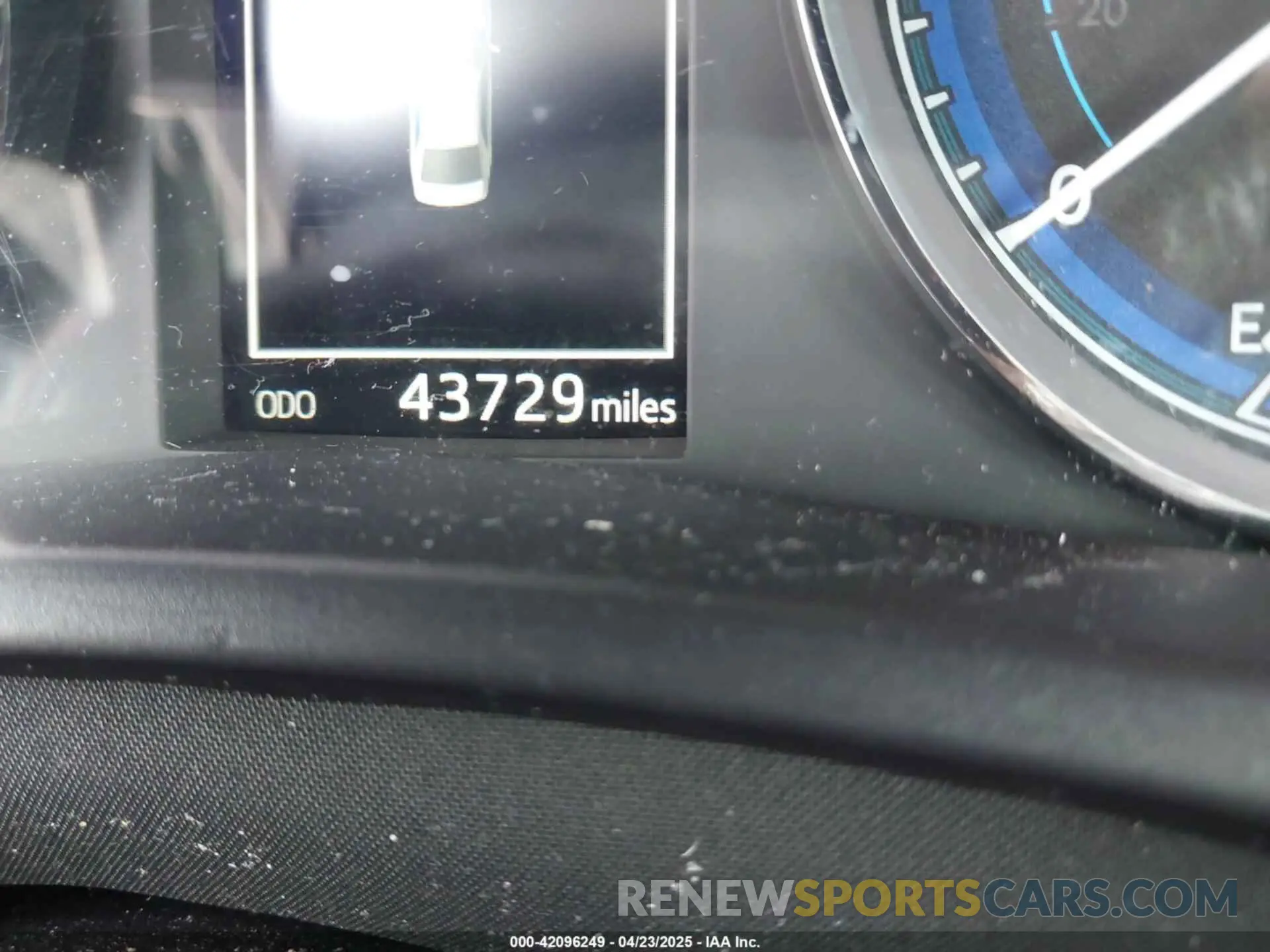 14 fotografías del automóvil dañado 5YFBURHE6KP873522 TOYOTA COROLLA 2019