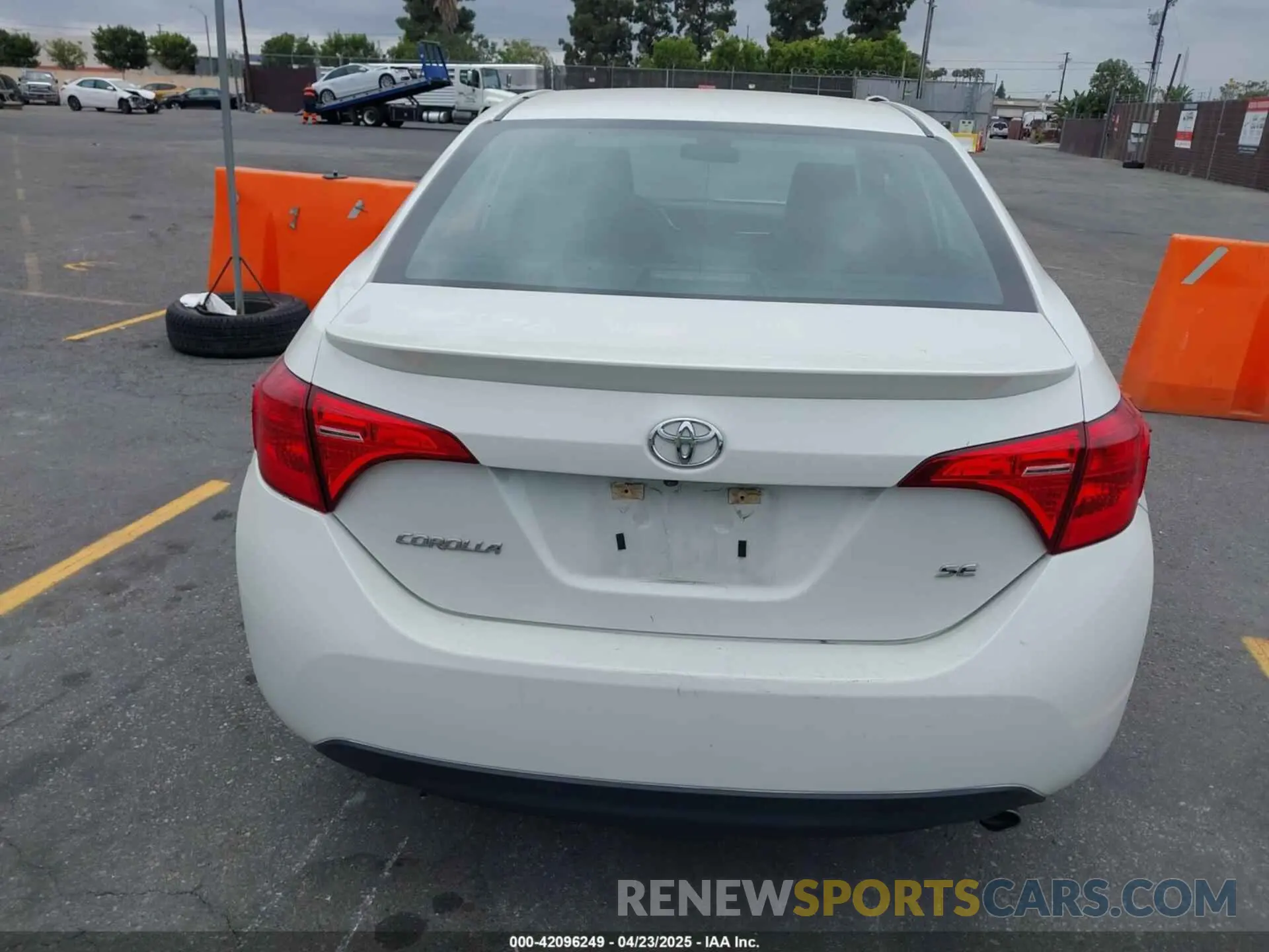 15 fotografías del automóvil dañado 5YFBURHE6KP873522 TOYOTA COROLLA 2019