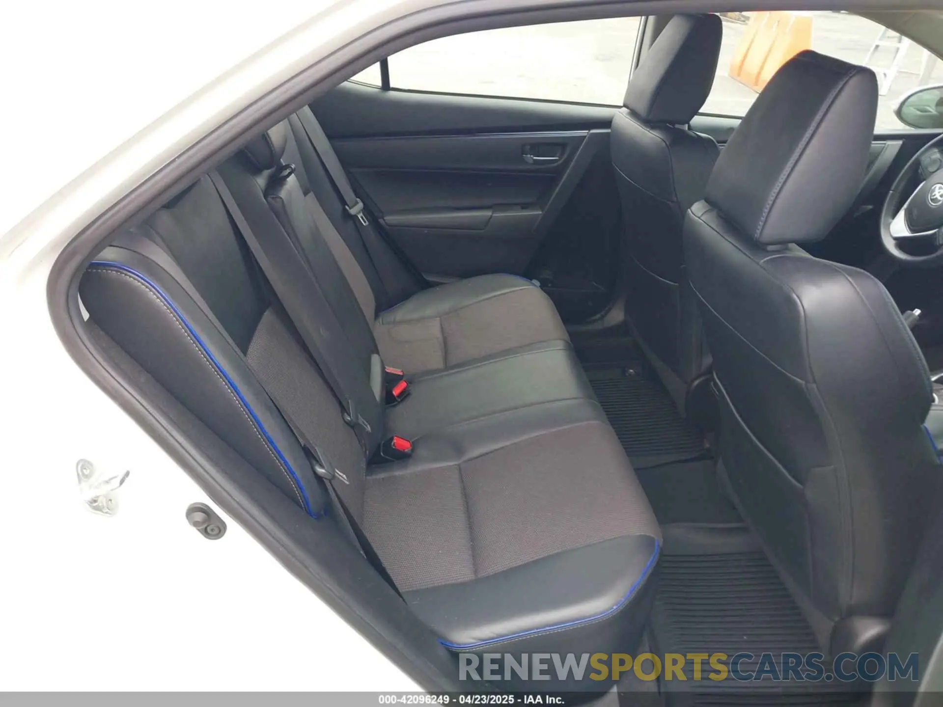 8 fotografías del automóvil dañado 5YFBURHE6KP873522 TOYOTA COROLLA 2019