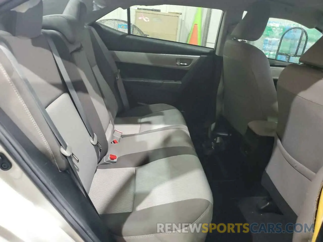 10 fotografías del automóvil dañado 5YFBURHE6KP883189 TOYOTA COROLLA 2019