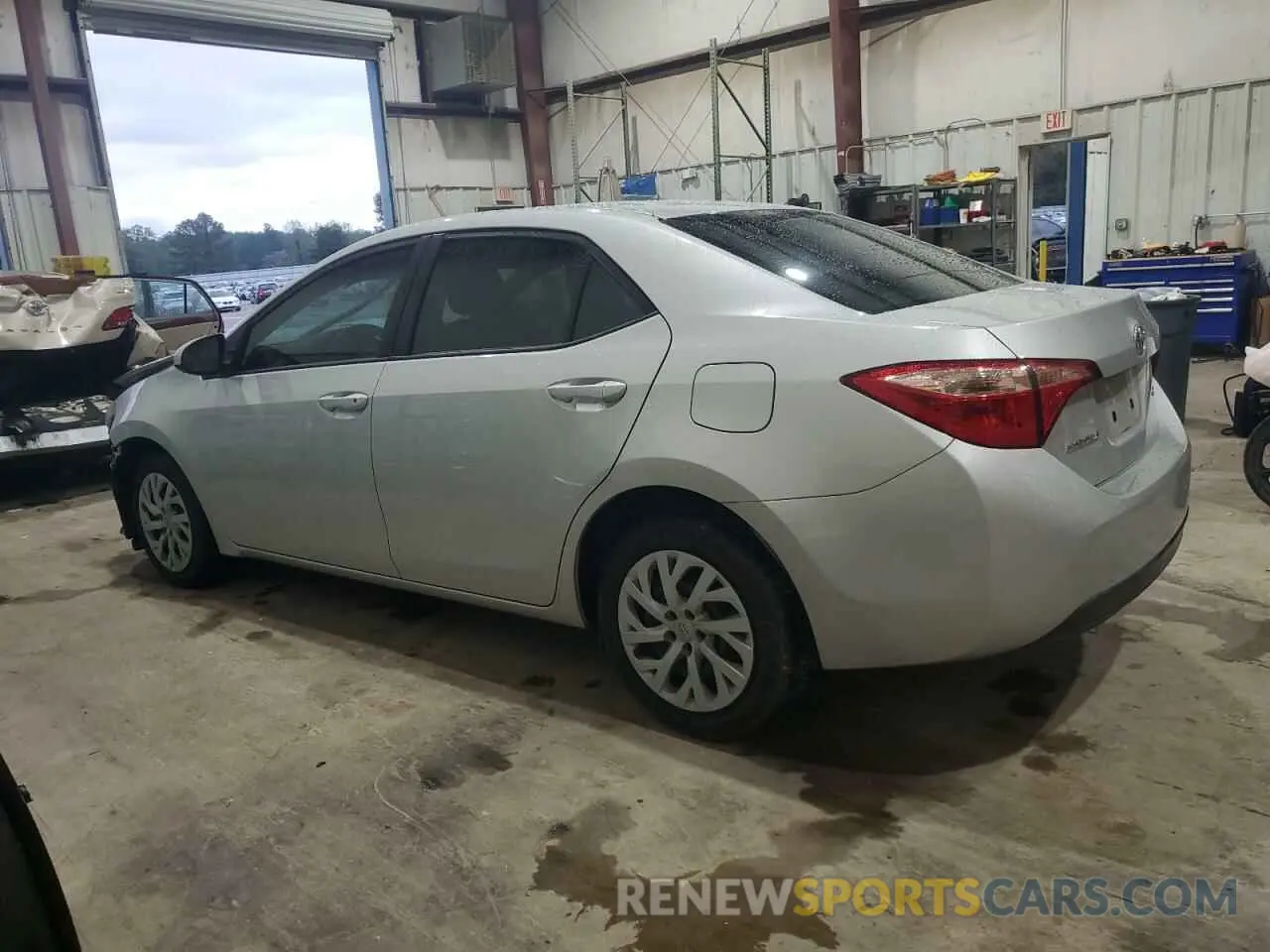 2 fotografías del automóvil dañado 5YFBURHE6KP883189 TOYOTA COROLLA 2019