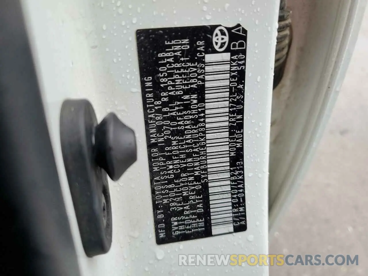 14 fotografías del automóvil dañado 5YFBURHE6KP884410 TOYOTA COROLLA 2019